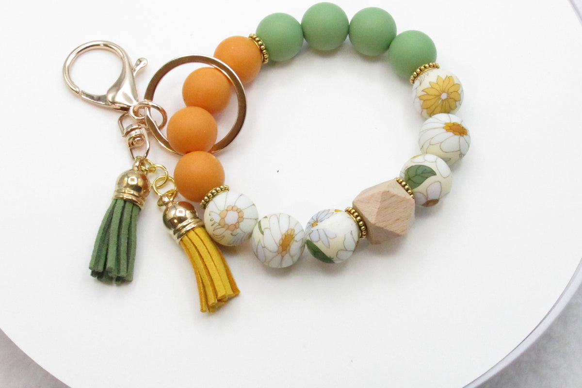 Daisy Silicone Key Ring, Key Chain, clip on bag key chain, Moms Gift, Silicone Wristlet,