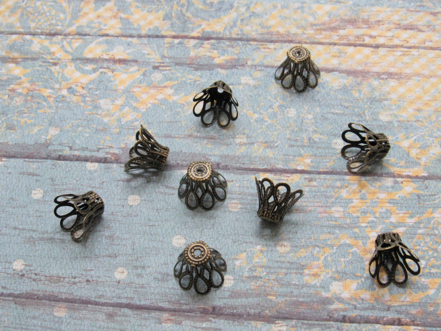 15mm Antigue Bronze Flower Bead Cap, 15mm Flower Bead Cap, Findings, Jewelry Findings, Bubblegum Necklace Beading Supply, Jewelry Supply