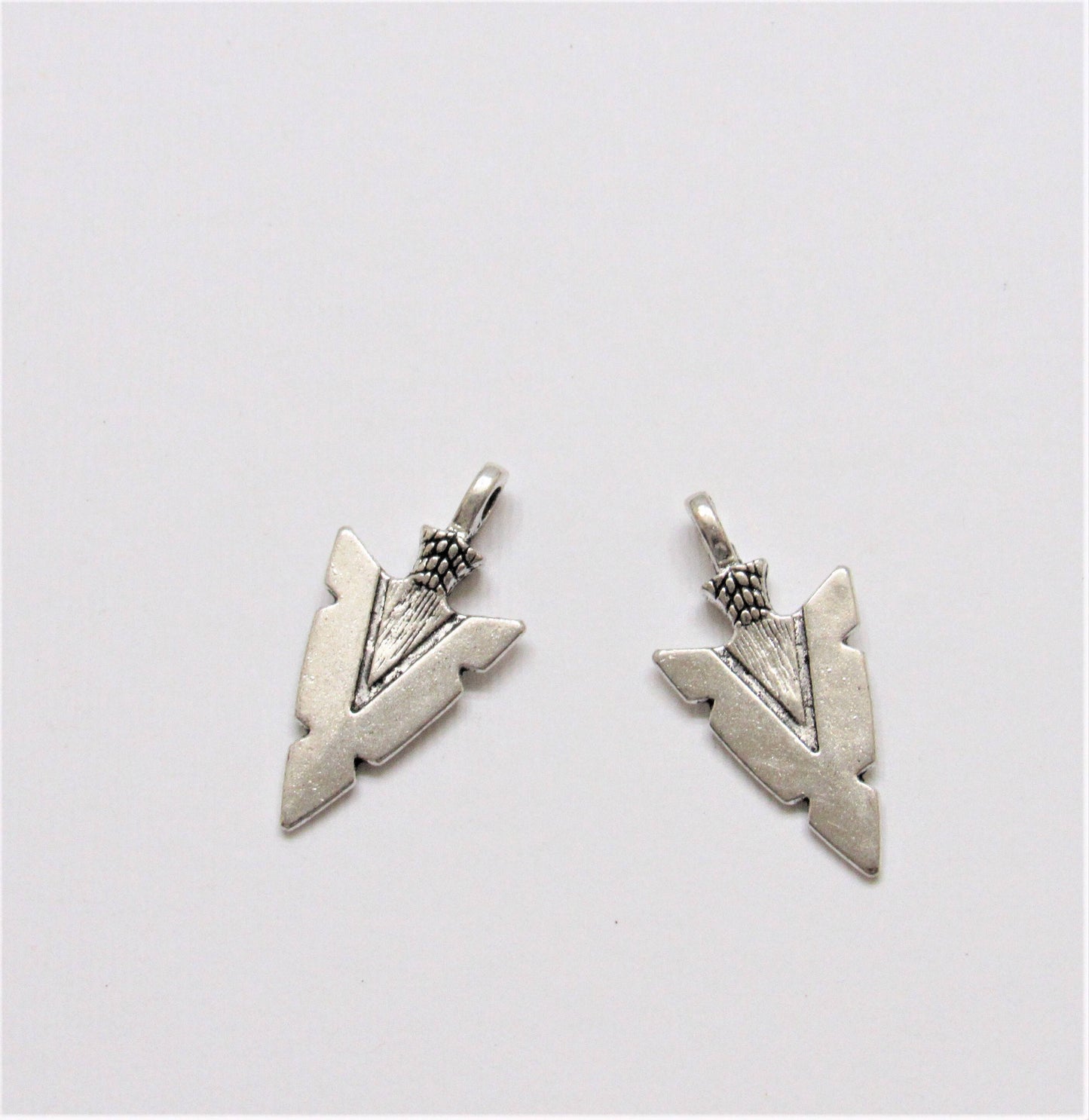 3 Arrow Head Pendant Tibetan StyleArrow Head Pendant, Antique Silver Color Pendant, Bubblegum Pendant, Chunky Arrow Pendant, Jewelry Supply