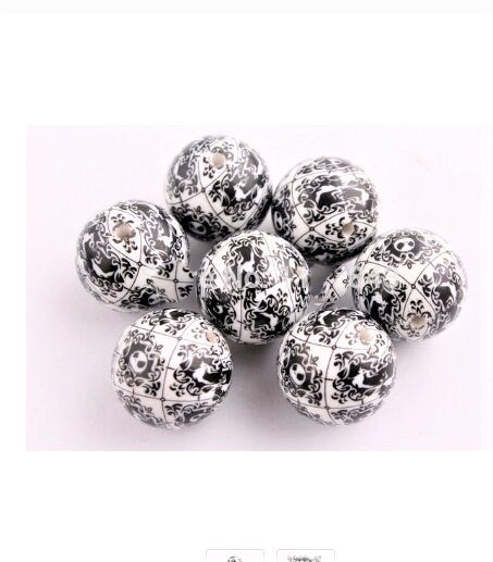 New 20mm Ghost Print Bubblegum Beads, Halloween Bubblegum Bead Supply, Black Ghosts on White Beads, Jack Skellington Chunky Beads