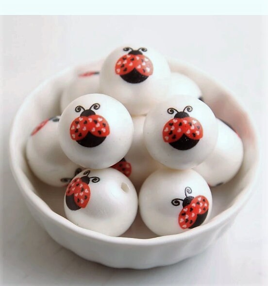 NEW 20mm Lady Bugs Printed On Matte White Beads, Printed Lady Bugs Beads, Bubblegum Beads, Lady Bugs Printed On Gum Ball Beads, Big Beads