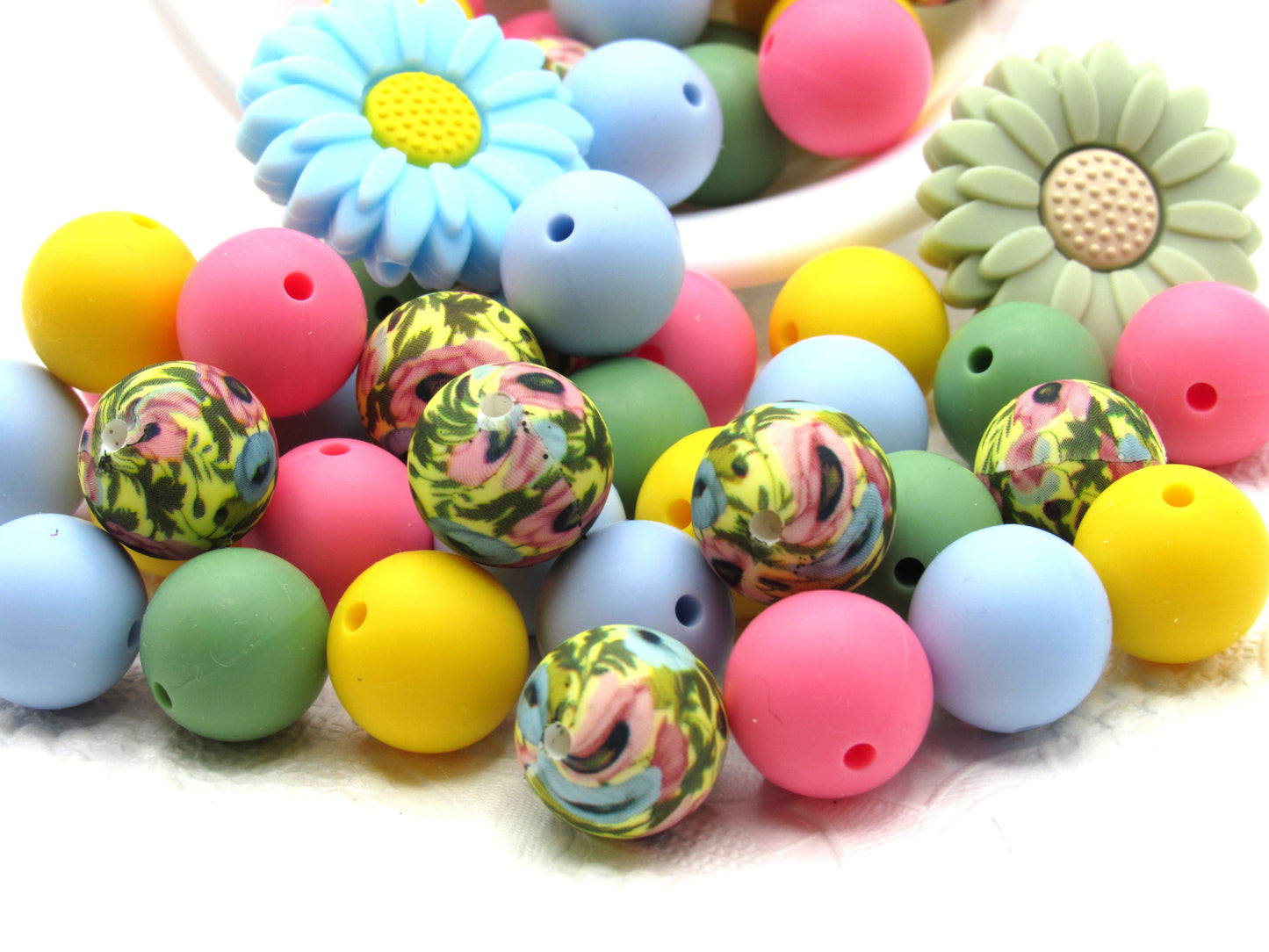 Silicone bead mix, 15mm floral bead mix plus 4` coordinating colors