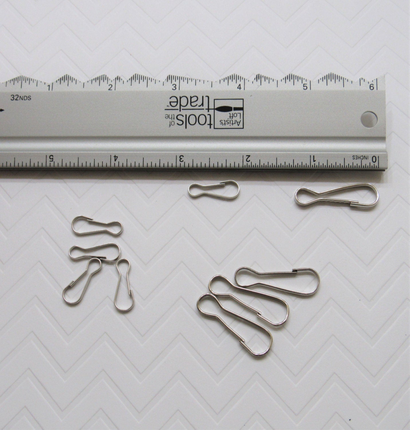 25 Silver Lanyard clips, zipper pulls, back pack pulls, Snap clasps findings,  lanyard clip, zipper pull clasps, 1.25 in X .50 in.