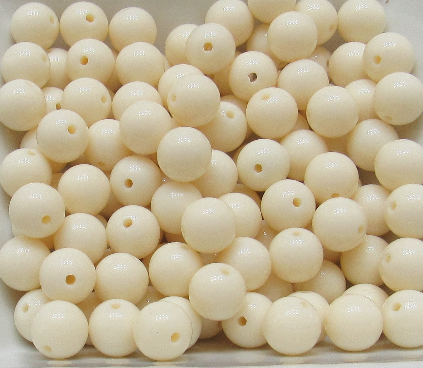 50 Ivory 12mm Bubblegum Beads, Round Bubblegum Beads, Chunky Acrylic Beads, Gum Ball Beads, Chunky Necklace Supply Beads