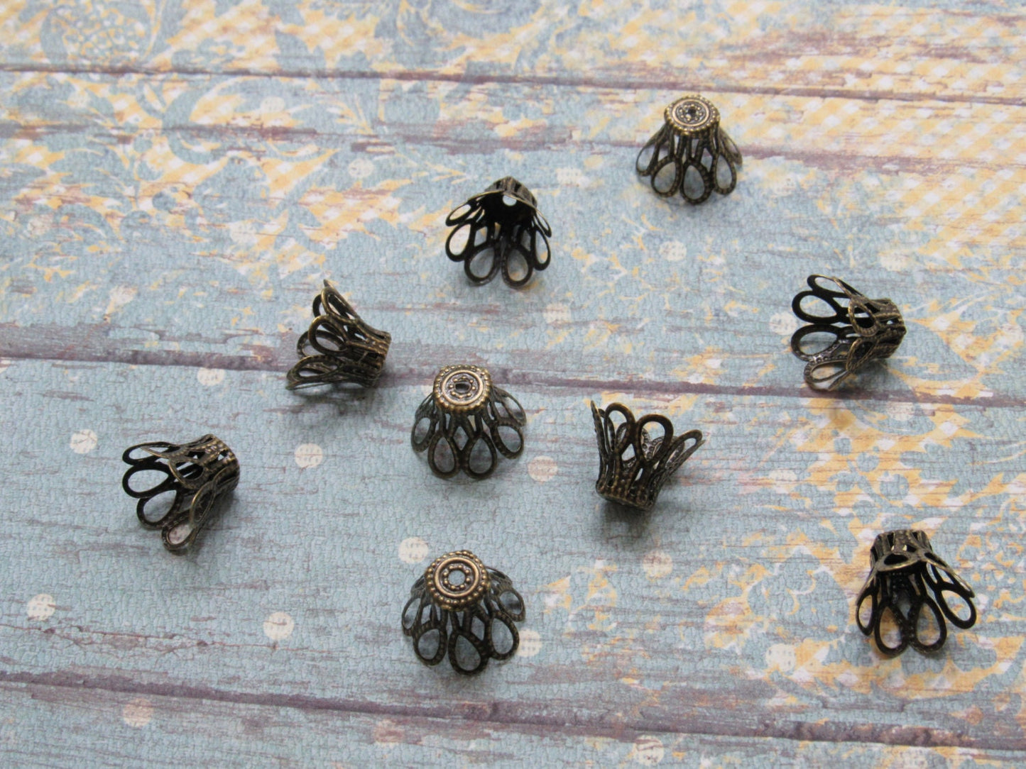 15mm Antigue Bronze Flower Bead Cap, 15mm Flower Bead Cap, Findings, Jewelry Findings, Bubblegum Necklace Beading Supply, Jewelry Supply