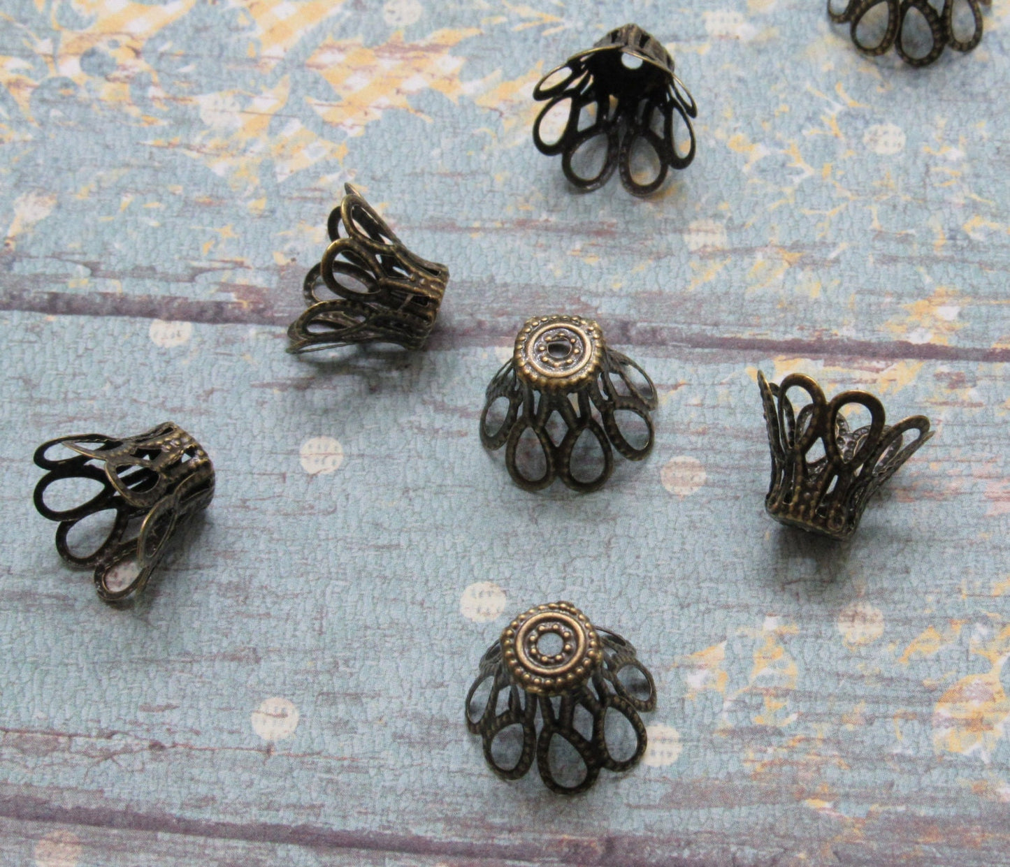 15mm Antigue Bronze Flower Bead Cap, 15mm Flower Bead Cap, Findings, Jewelry Findings, Bubblegum Necklace Beading Supply, Jewelry Supply