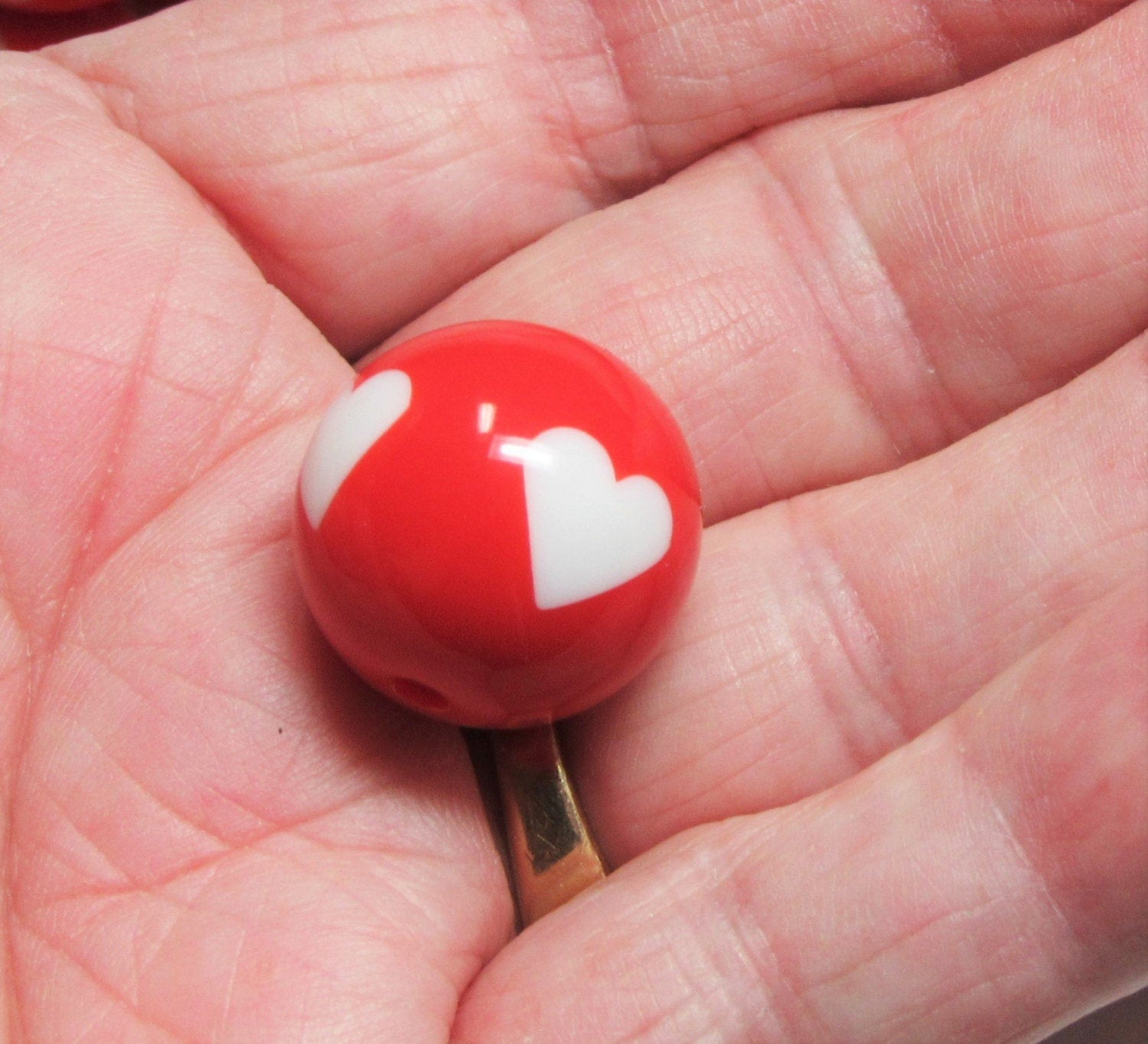 10Ct. 3.49 Red Heart 20mm Beads, Bubblegum Beads, Gumball Beads, Heart Printed Beads, Acrylic Beads, Chunky Necklace Supply, Bubblegum Beads