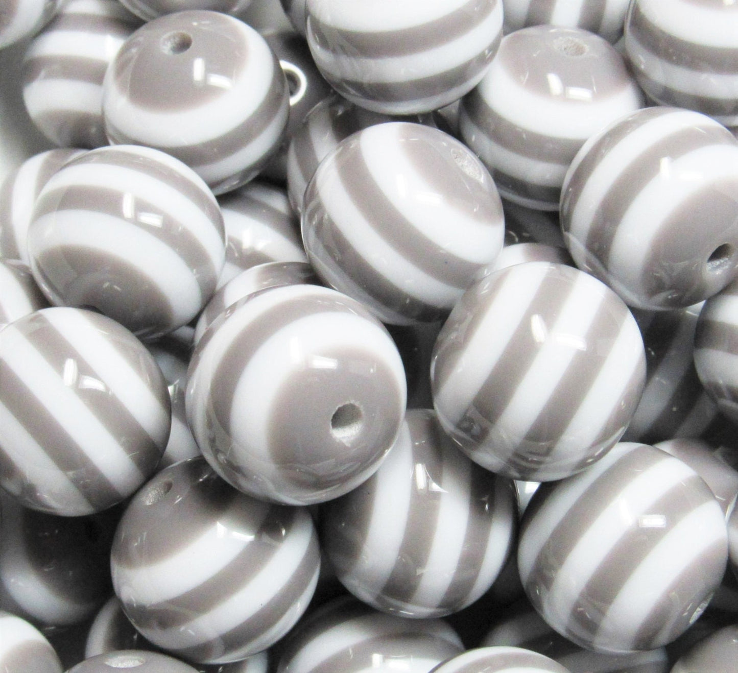Chunky Grey and White Striped Bubblegum Beads, Bubblegum beads, Bright Beautiful Striped Gumball Beads, Chunky Necklace Supply Bead