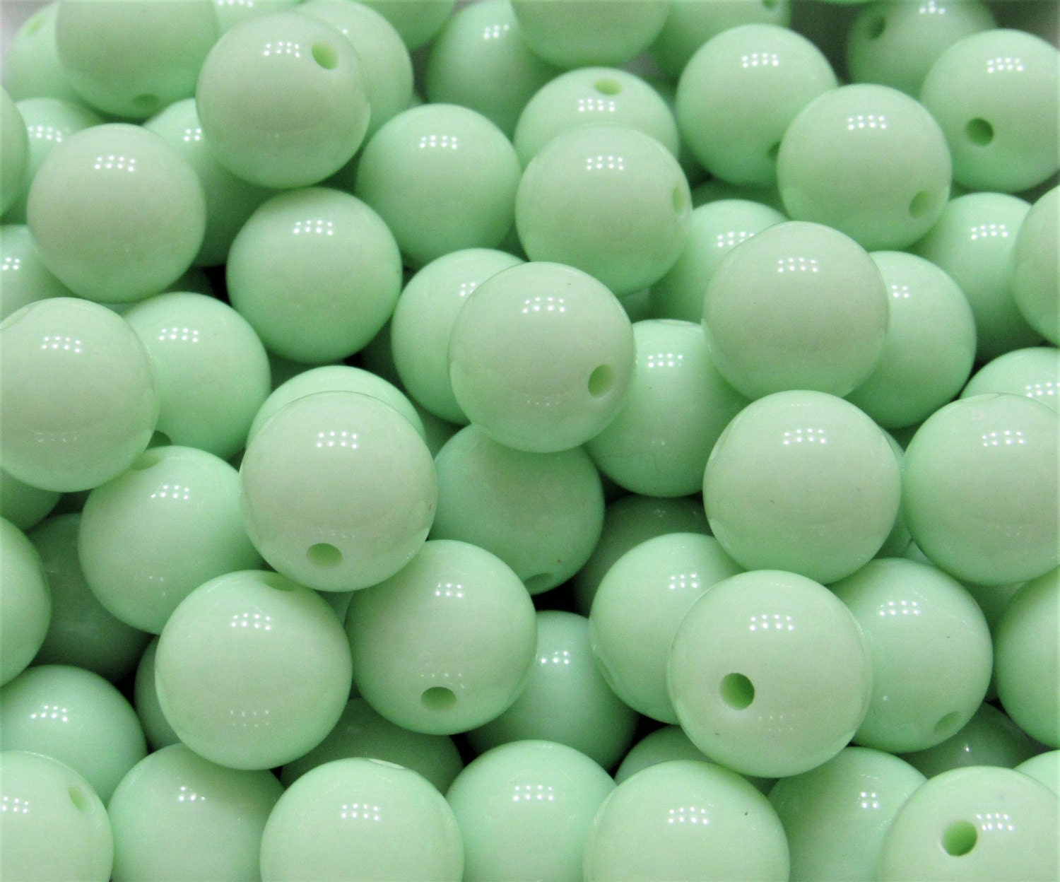 14mm Light Green Bubblegum Bead, Chunky Bright Colored Bead, Chunky Necklace Supply Bead, Gumball Bead, DIY Bead Supply, Bubblegum Beads