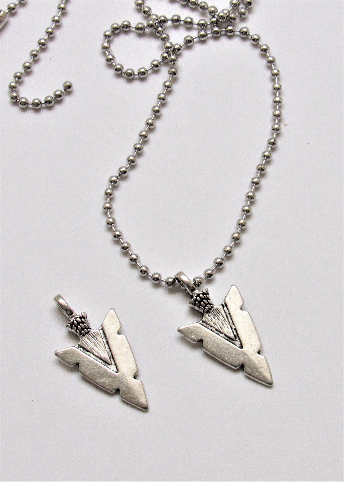 3 Arrow Head Pendant Tibetan StyleArrow Head Pendant, Antique Silver Color Pendant, Bubblegum Pendant, Chunky Arrow Pendant, Jewelry Supply