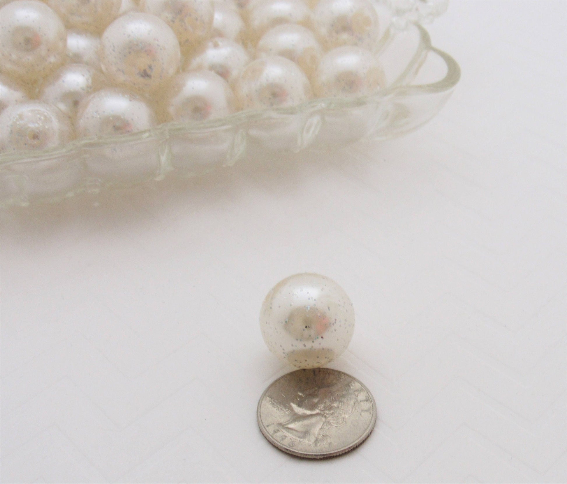 NEW 20mm Ivory Glitter Pearls, Chunky Bubblegum Pearls, Glitter Beads, Chunky Beads, Faux Pearl Beads, Chunky Bead Supply, Glitter Pearls