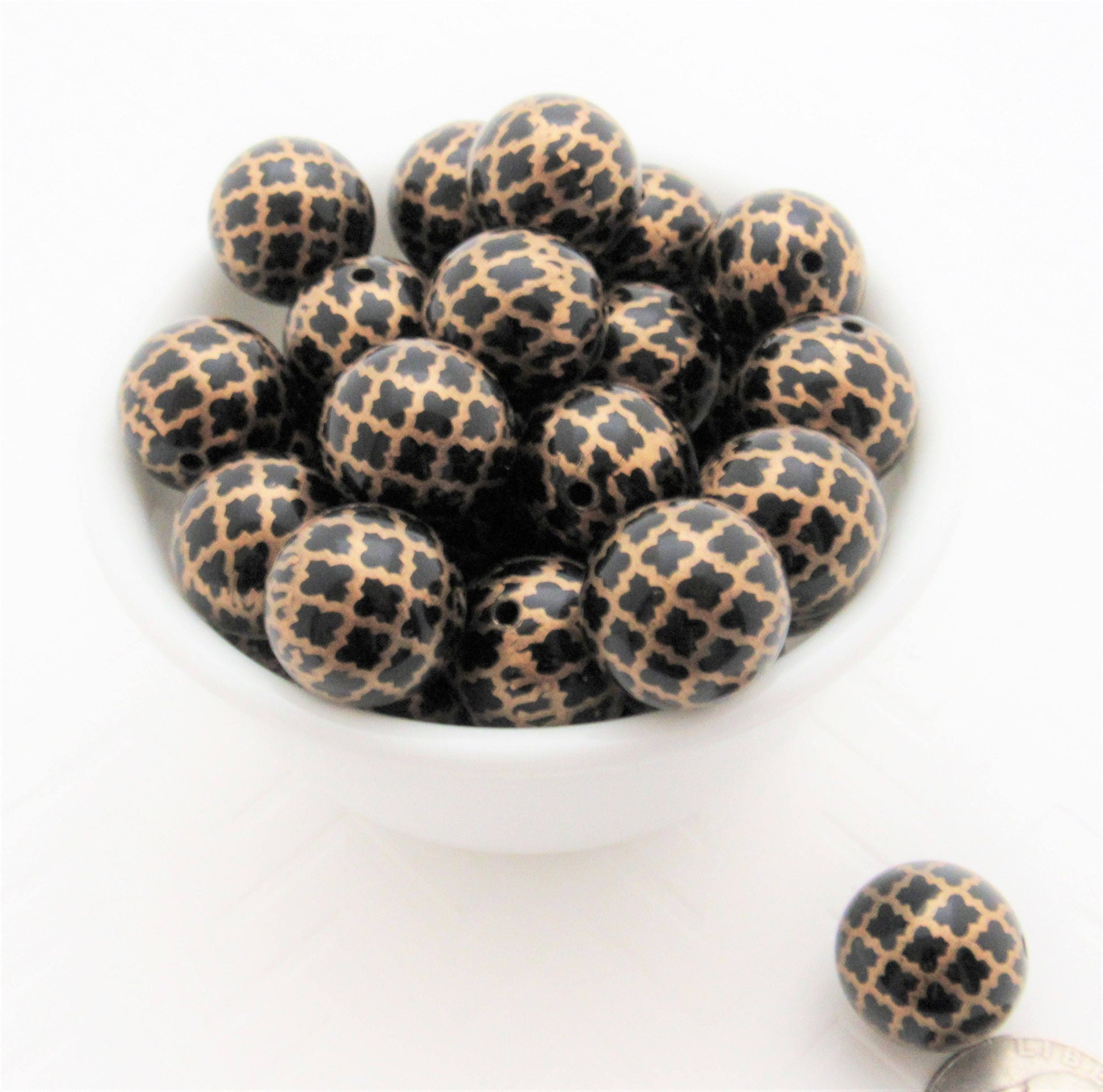 20mm Printed Quatrefoil Gold on Black Pearls,  Bubblegum Beads, Chunky Gumball Beads, Bubblegum Bead Supply, Chunky Printed Pearl Beads