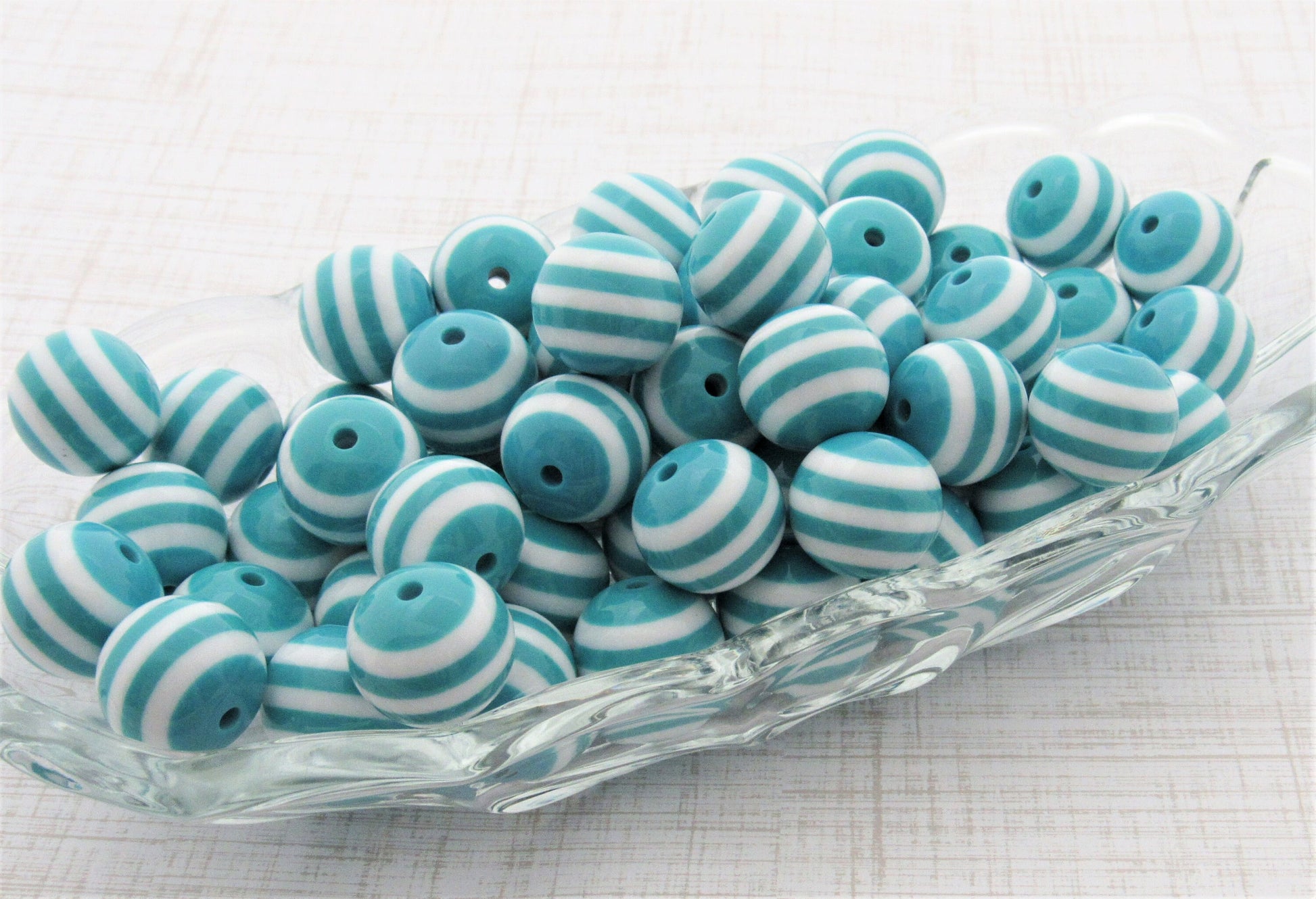 20mm Cyan Striped Bubblegum Beads, Bubblegum Beads,  Chunky Acrylic Striped Gumball Beads, Round Chunky Bubblegum Beads, Bead Supply