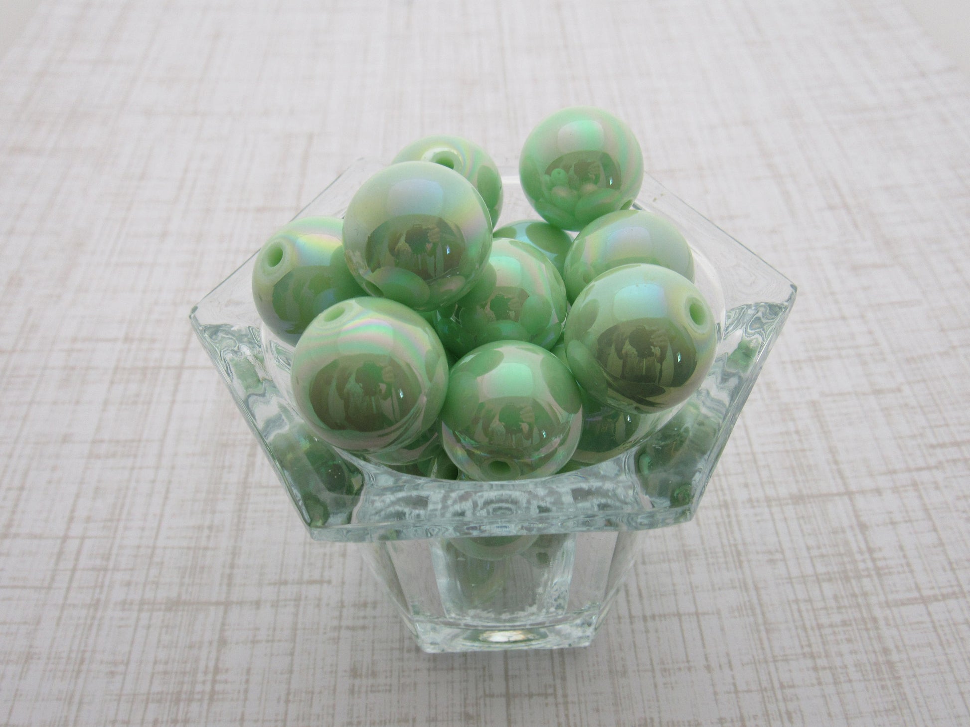 10Ct. 20mm Pastel Green AB Bubblegum Bead, Chunky Gumball Bead, Round Acrylic Bead, Chunky Bead Supply, Necklace Supply