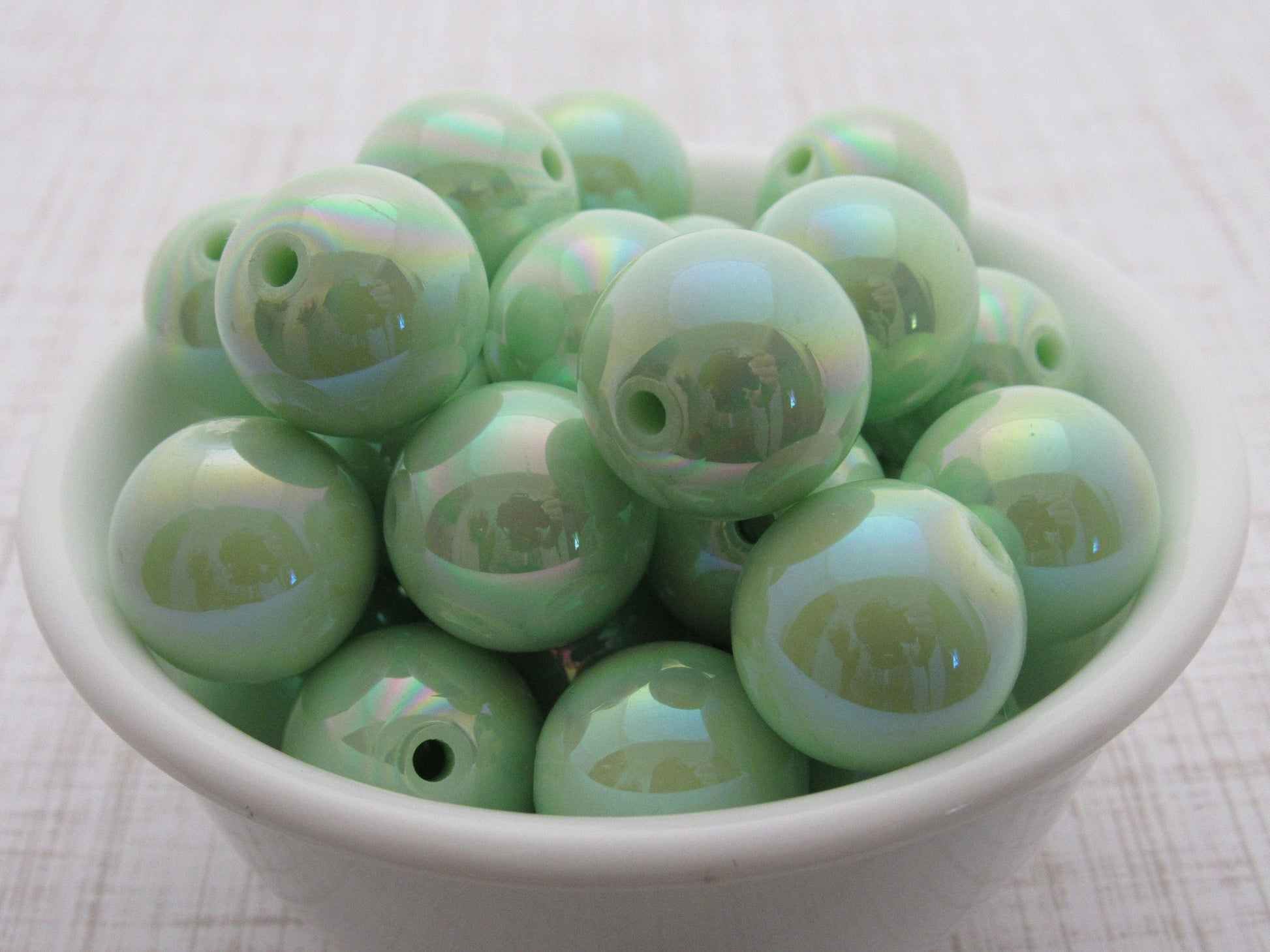 10Ct. 20mm Pastel Green AB Bubblegum Bead, Chunky Gumball Bead, Round Acrylic Bead, Chunky Bead Supply, Necklace Supply