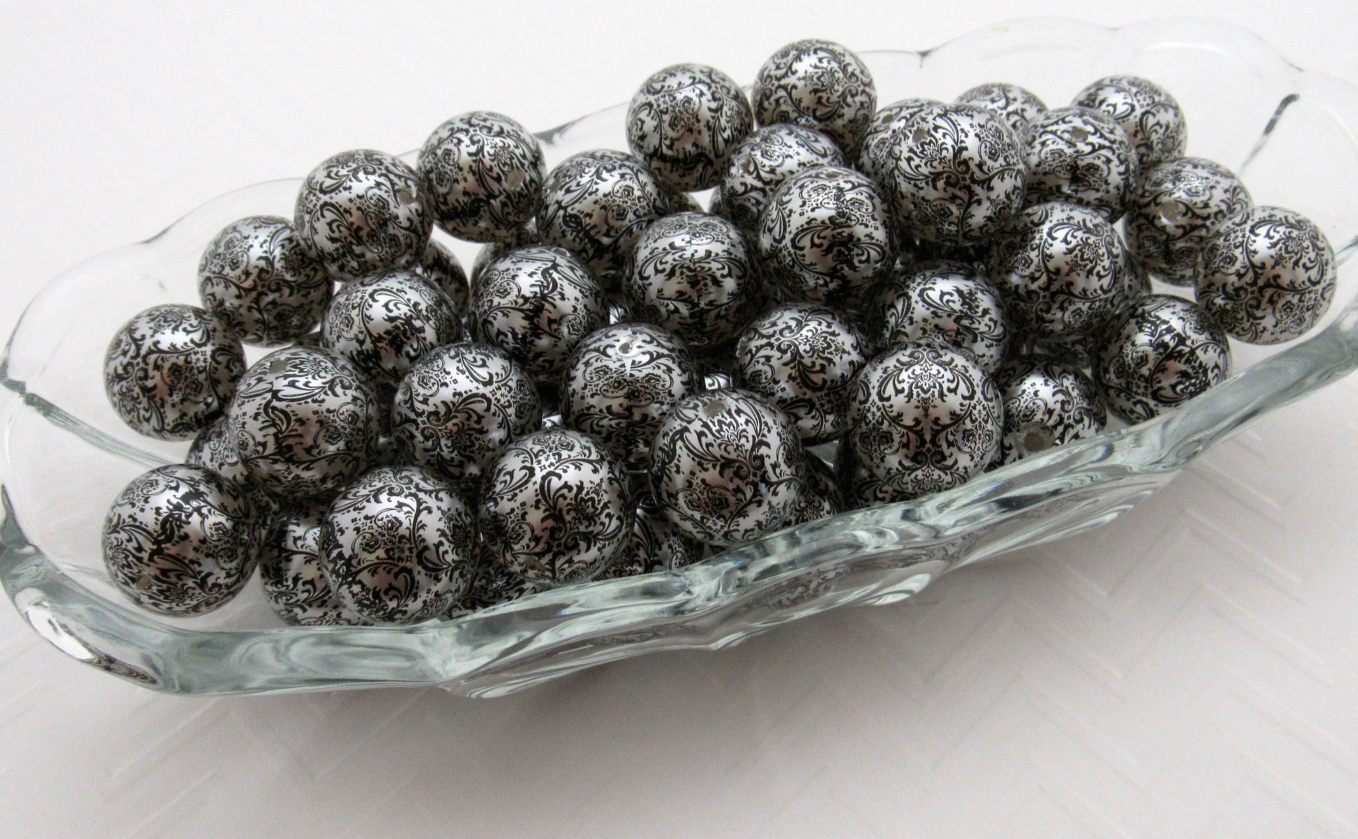 20mm Printed Damask Pearls, Black On White Bubblegum Pearls, Chunky Gumball Beads, Bubblegum Bead Supply, Chunky Printed Pearl Beads