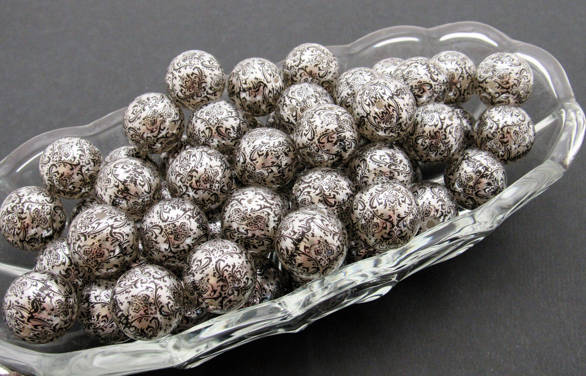 20mm Printed Damask Pearls, Black On White Bubblegum Pearls, Chunky Gumball Beads, Bubblegum Bead Supply, Chunky Printed Pearl Beads
