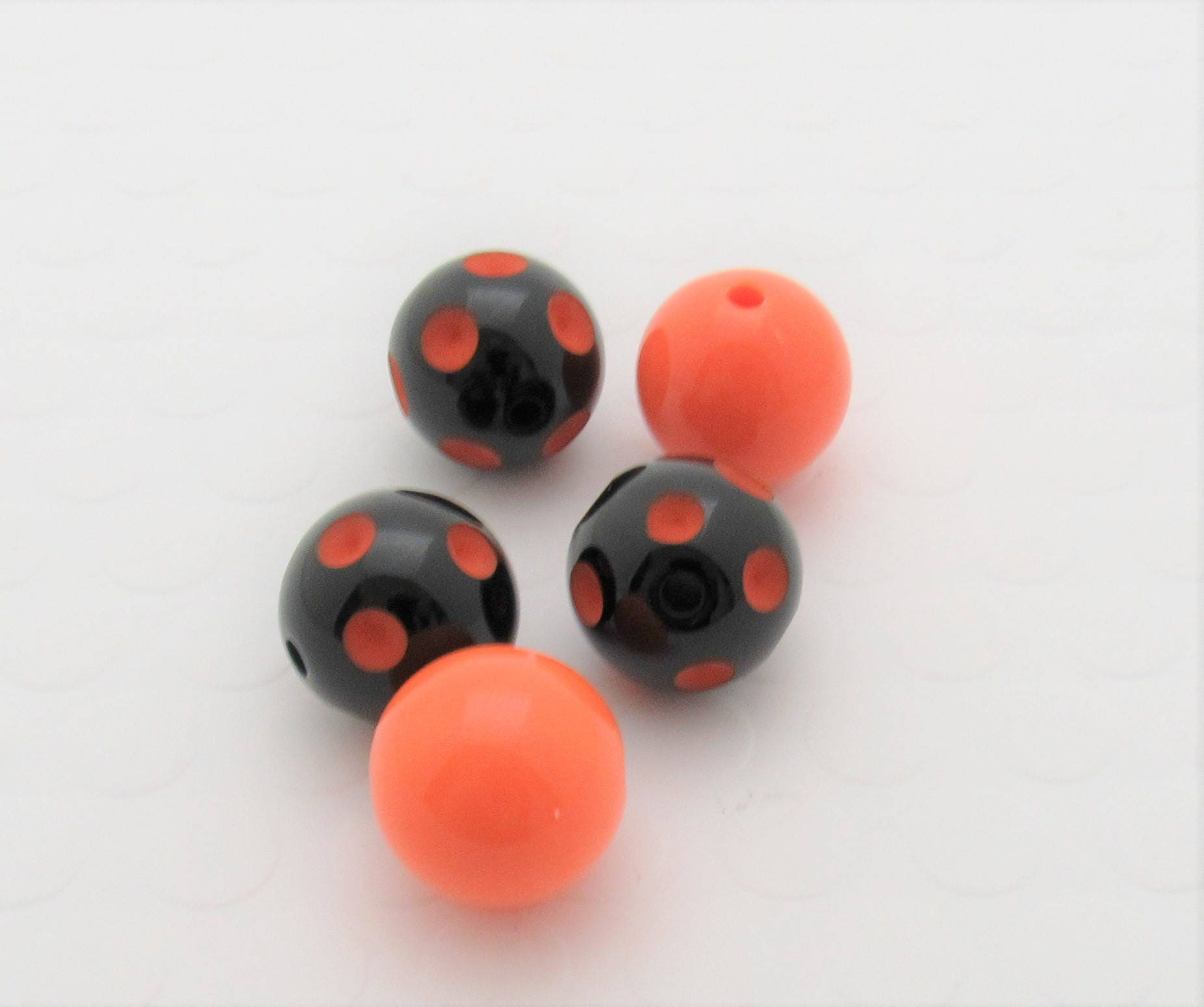 20mm Black With Orange Polka Dot Beads, Bubblegum Beads, Polka Dot Beads,  Chunky Acrylic Dotted Beads, Chunk Necklace Supply Bead