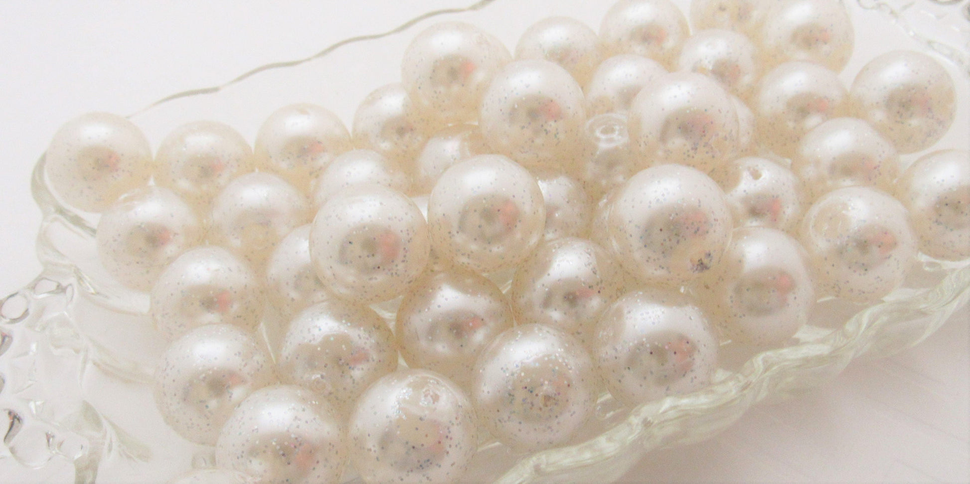 NEW 20mm Ivory Glitter Pearls, Chunky Bubblegum Pearls, Glitter Beads, Chunky Beads, Faux Pearl Beads, Chunky Bead Supply, Glitter Pearls