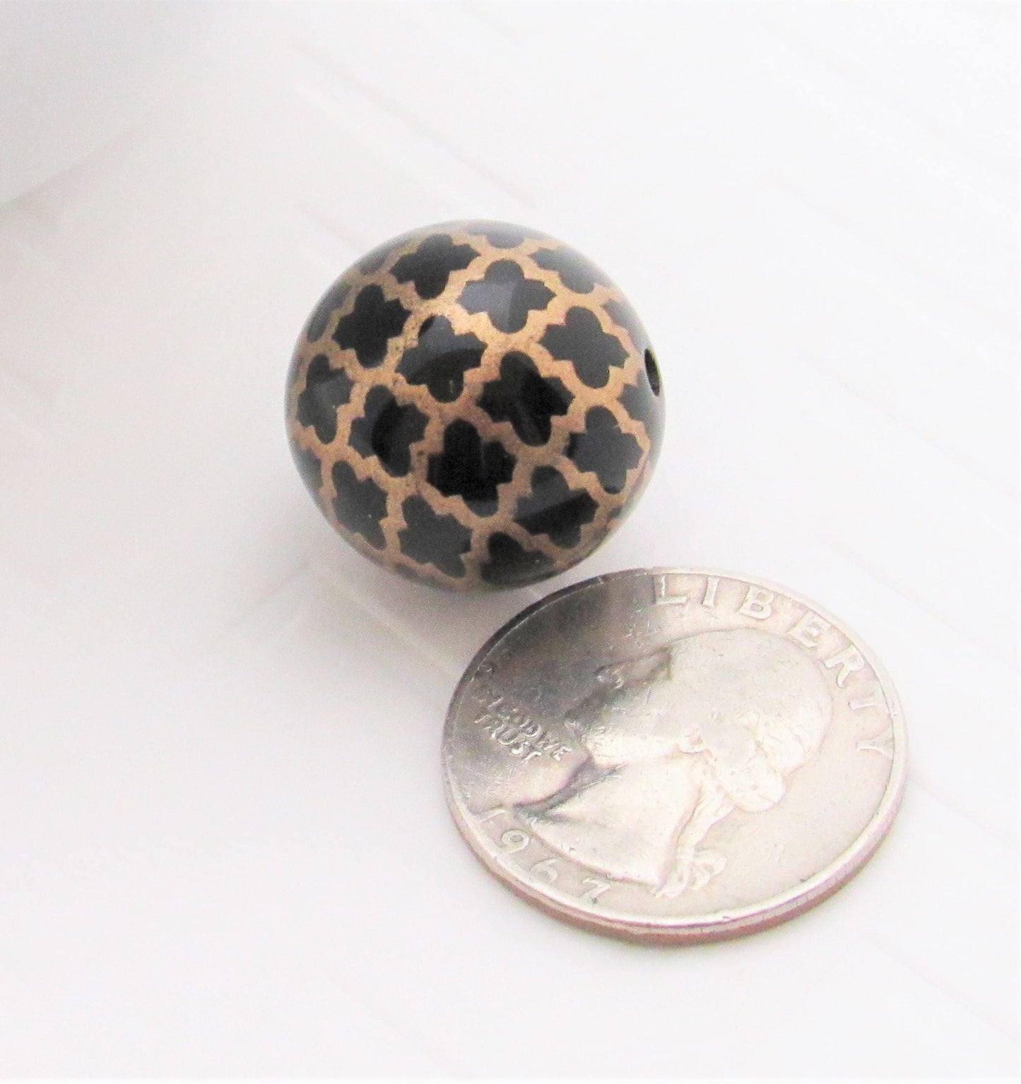 20mm Printed Quatrefoil Gold on Black Pearls,  Bubblegum Beads, Chunky Gumball Beads, Bubblegum Bead Supply, Chunky Printed Pearl Beads