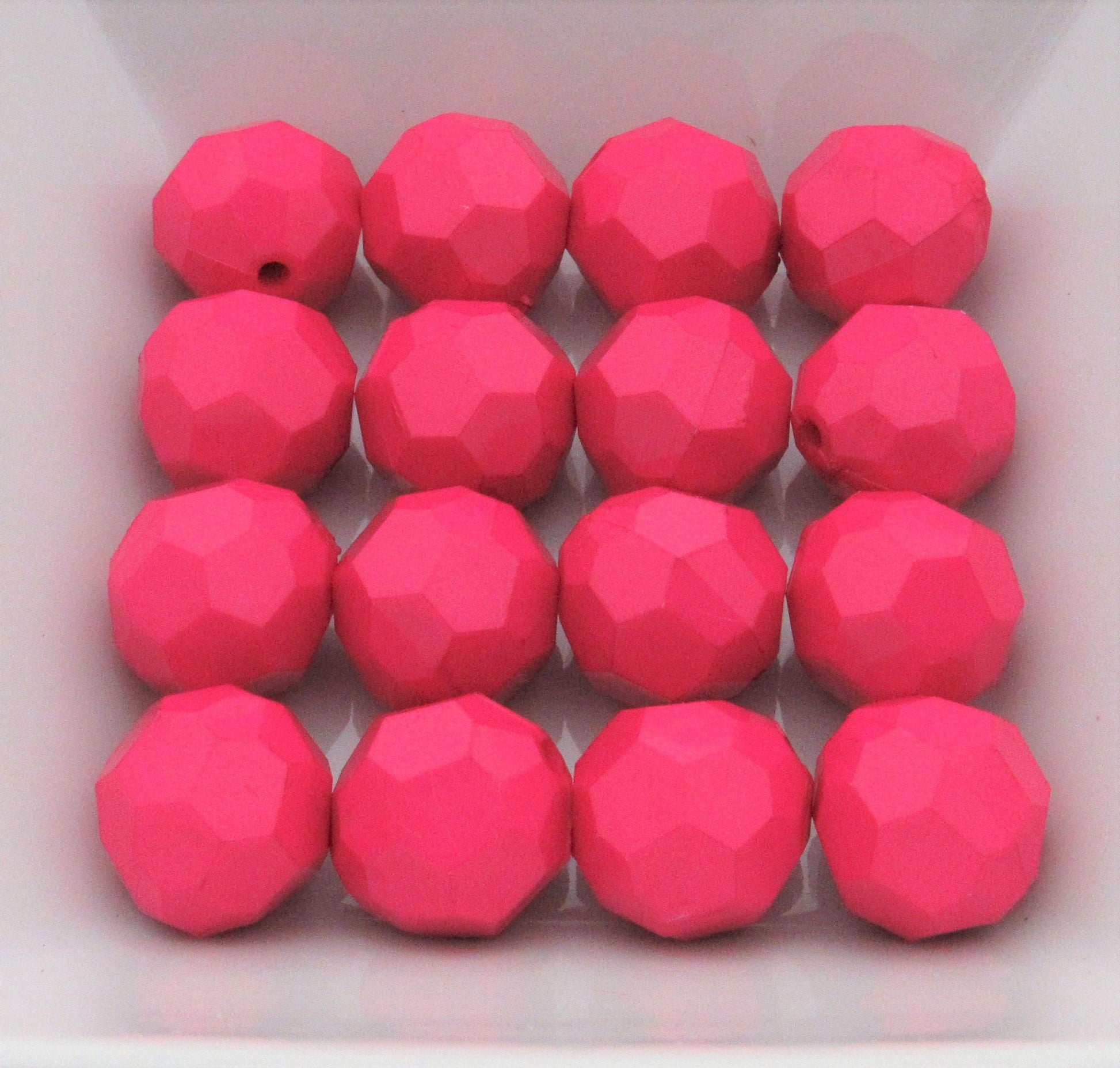 20mm Solid Hot Pink Faceted Beads, 10ct. Bubblegum Beads, Gumball Beads, Acrylic Bead, Bubblegum Bead, Solid Round Bead Chunky Necklace Bead