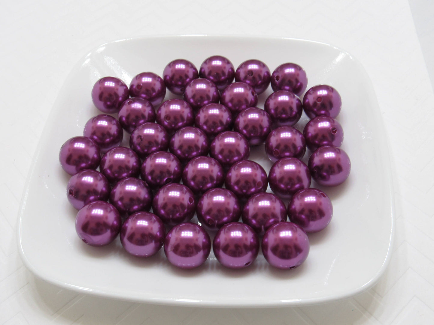 New 20mm Ultra Violet Gumball Pearls, Chunky Bubblegum Beads, Round Acrylic Pearl Beads, Chunky Pearl Beads, Chunky Necklace Supply Beads