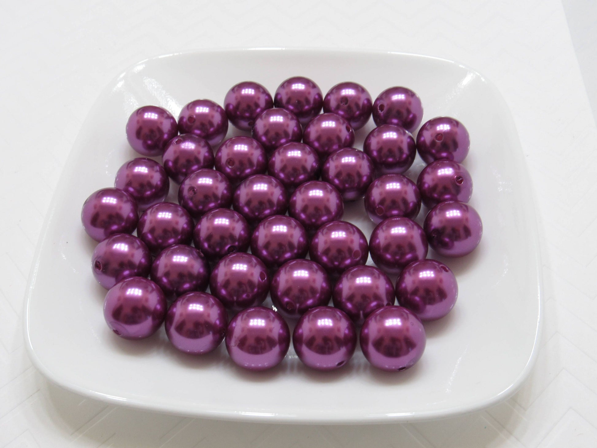 New 20mm Ultra Violet Gumball Pearls, Chunky Bubblegum Beads, Round Acrylic Pearl Beads, Chunky Pearl Beads, Chunky Necklace Supply Beads