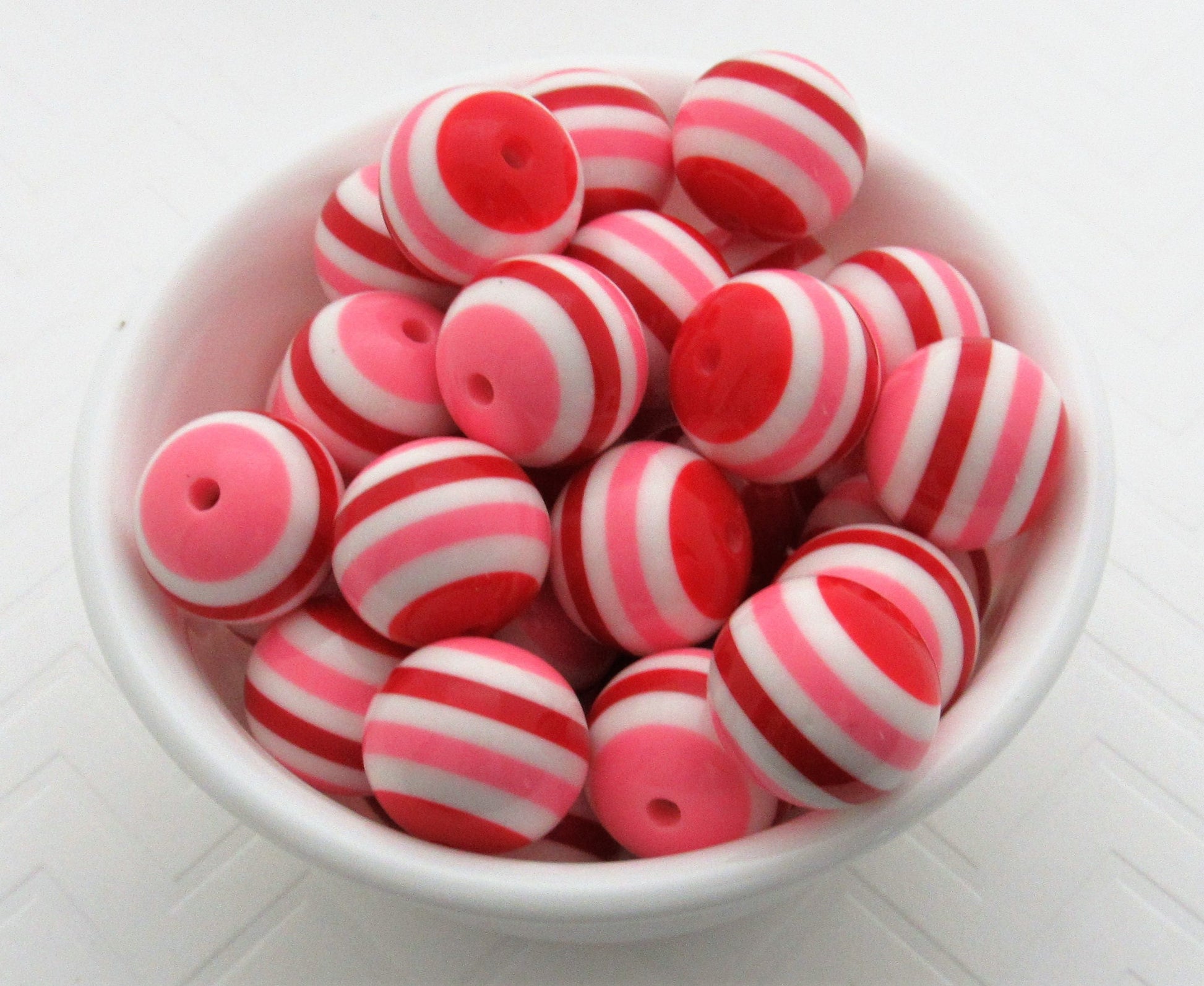 20mm Red and Pink Bubblegum Beads, Chunky Striped Beads, Valentine Chunky Necklace Supply Bead, Pink Red White Striped Beads