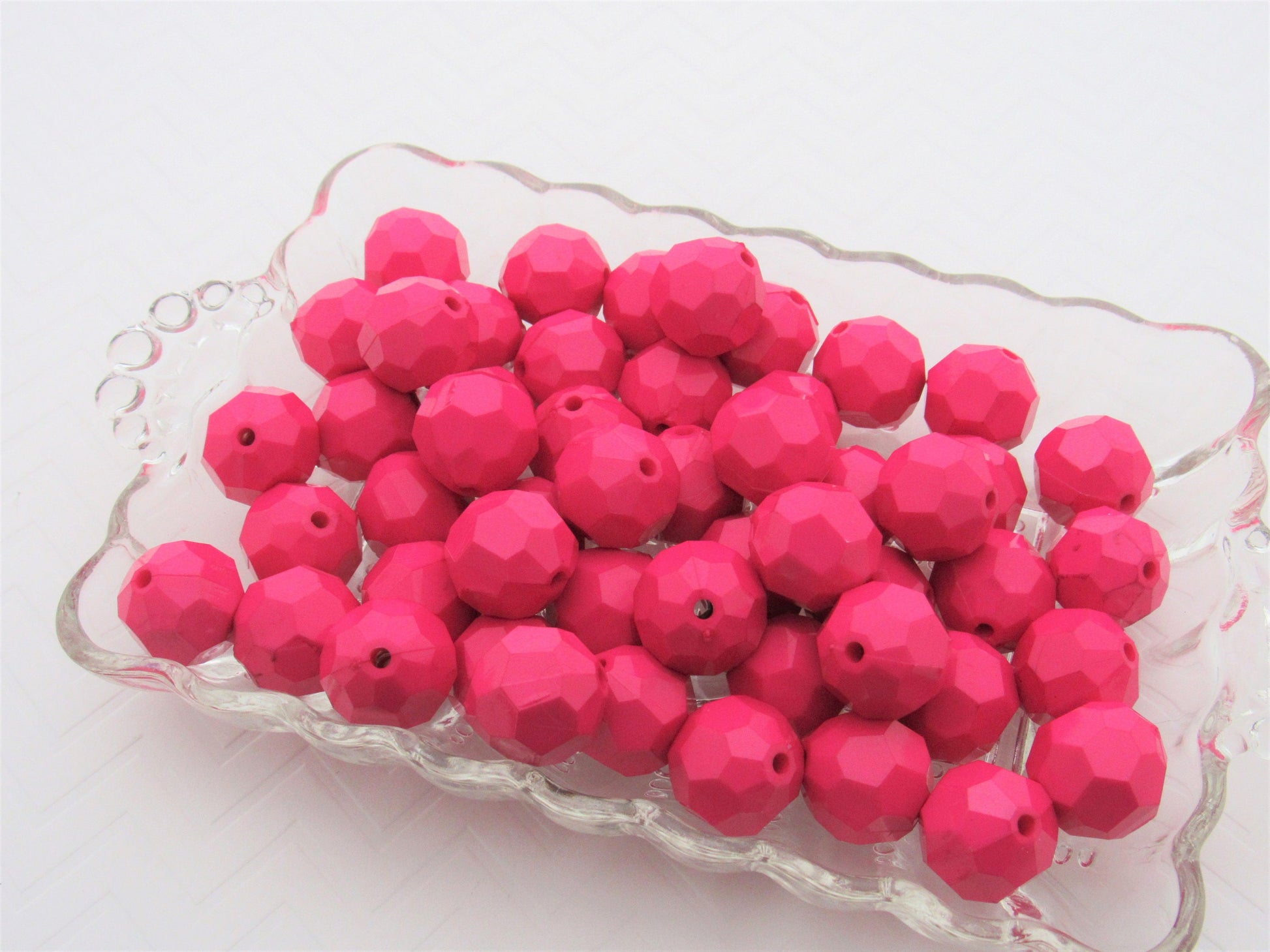20mm Solid Hot Pink Faceted Beads, 10ct. Bubblegum Beads, Gumball Beads, Acrylic Bead, Bubblegum Bead, Solid Round Bead Chunky Necklace Bead