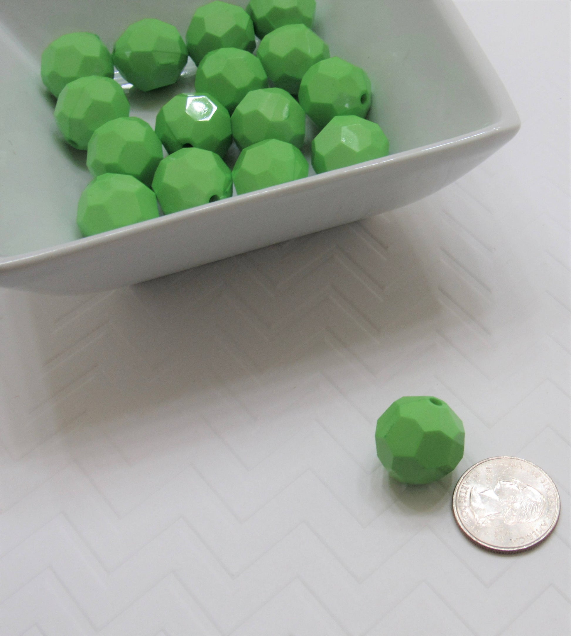 20mm Solid Lime Faceted Beads, 10ct. Bubblegum Beads, Gumball Beads, Acrylic Bead, Bubblegum Bead, Solid Round Bead Chunky Necklace Bead