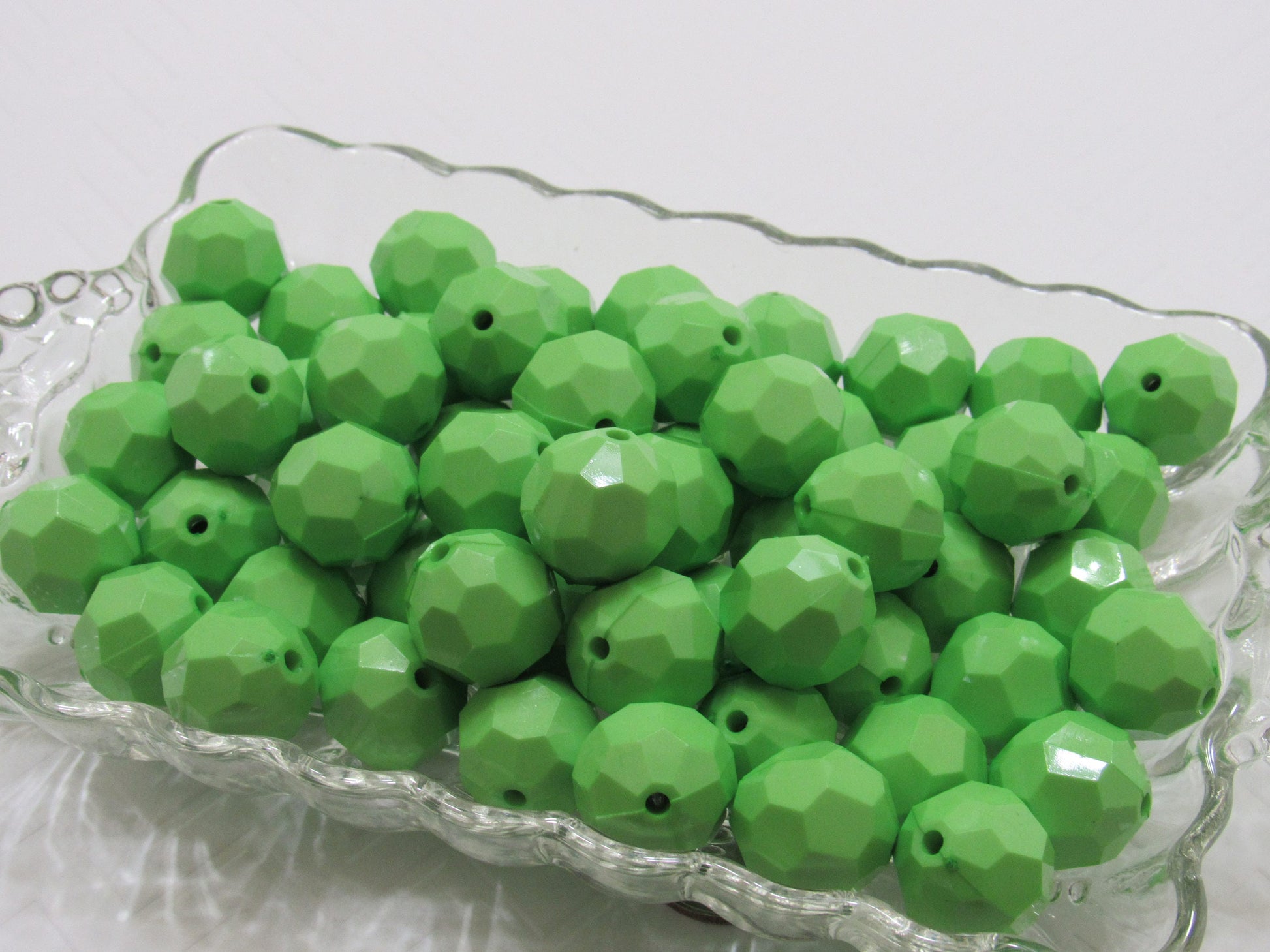 20mm Solid Lime Faceted Beads, 10ct. Bubblegum Beads, Gumball Beads, Acrylic Bead, Bubblegum Bead, Solid Round Bead Chunky Necklace Bead