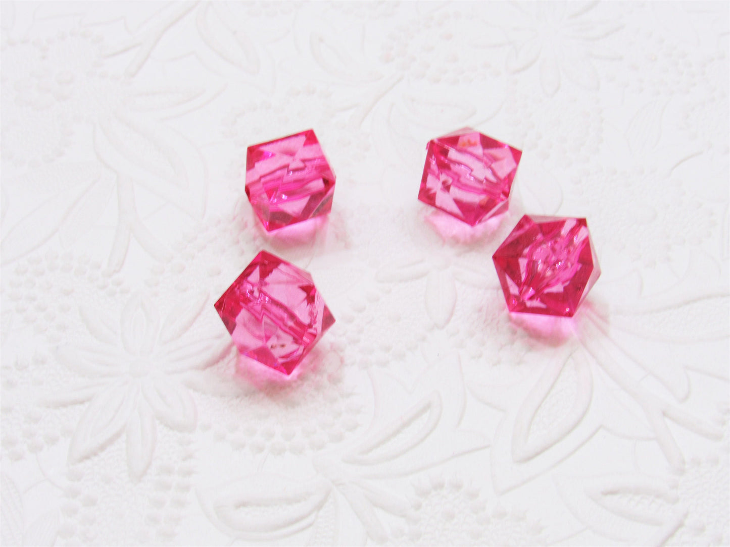 20mm Hot Pink Faceted Ice Cube Beads, Chunky Ice Cube Bead, Bubblegum Bead, Square Transparent Beads, Chunky Necklace  Bead