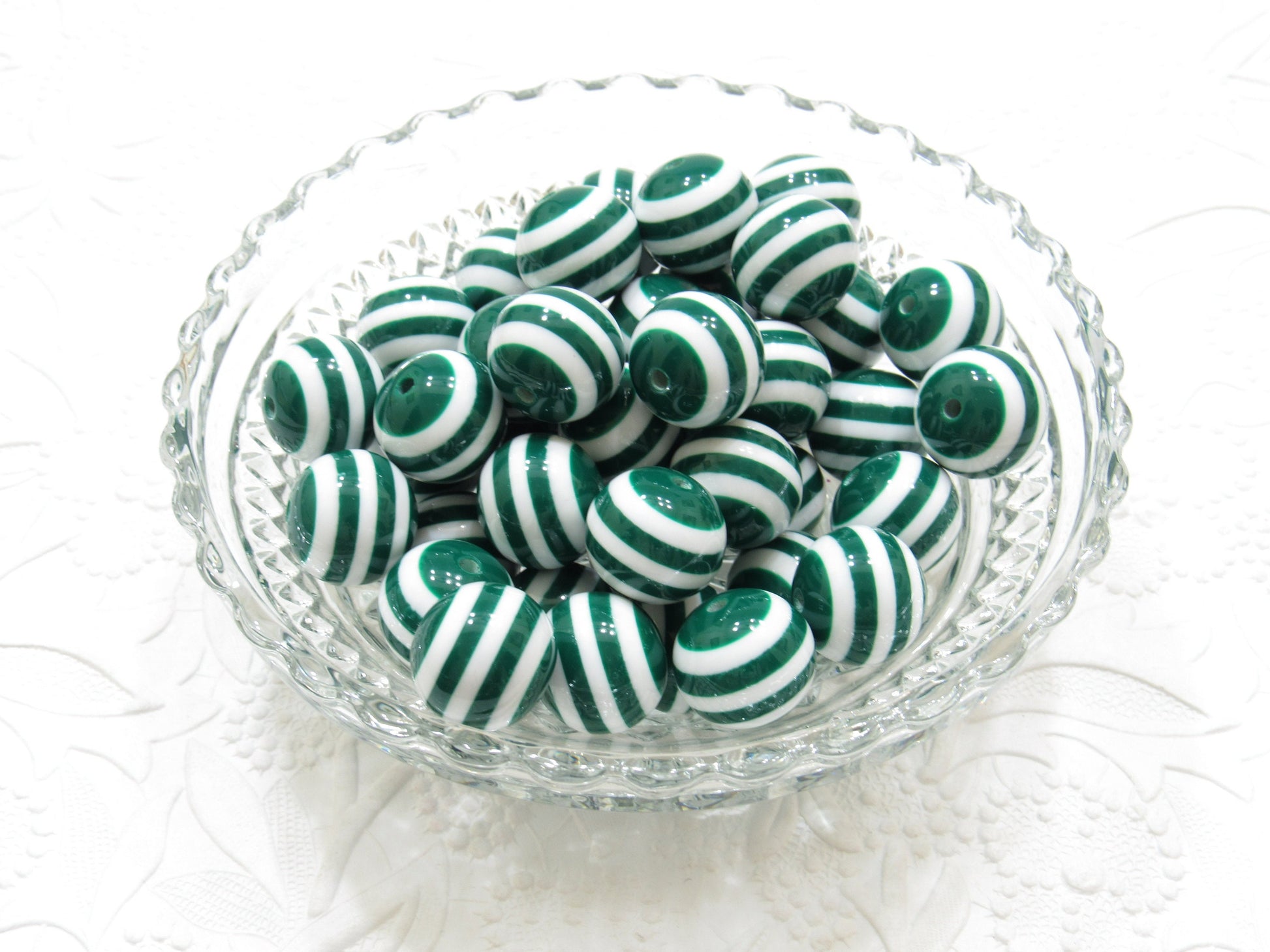 20mm Dark Green And White Striped Bubblegum Beads, Chunky Bubblegum Bead, Gumball Beads, Striped Gumball Bead, Chunky Necklace Supply Bead