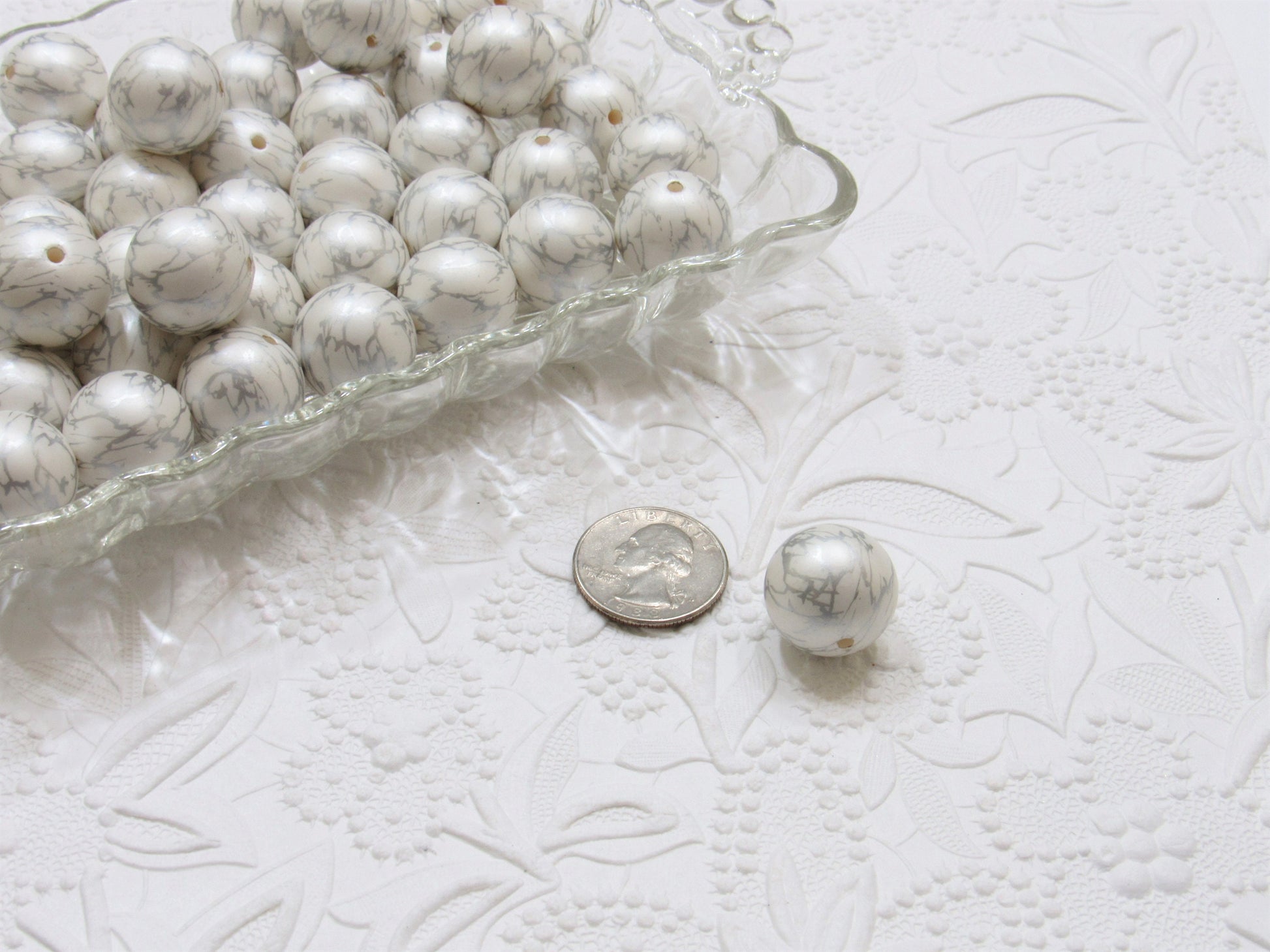 NEW 20mm White And Silver Lightening Pearls, Bubblegum Beads, Chunky Gumball Beads, Bubblegum Bead Supply, Chunky  Pearl Beads