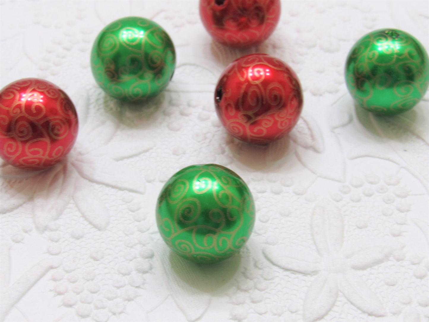 NEW 20mm Printed Gold Swirls on Red & Green Pearls, Bubblegum Beads, Chunky Gumball Beads, Bubblegum Bead Supply, Printed Pearl Beads