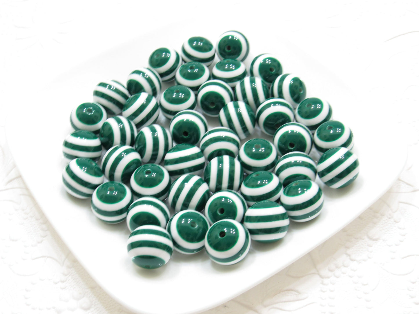 20mm Dark Green And White Striped Bubblegum Beads, Chunky Bubblegum Bead, Gumball Beads, Striped Gumball Bead, Chunky Necklace Supply Bead