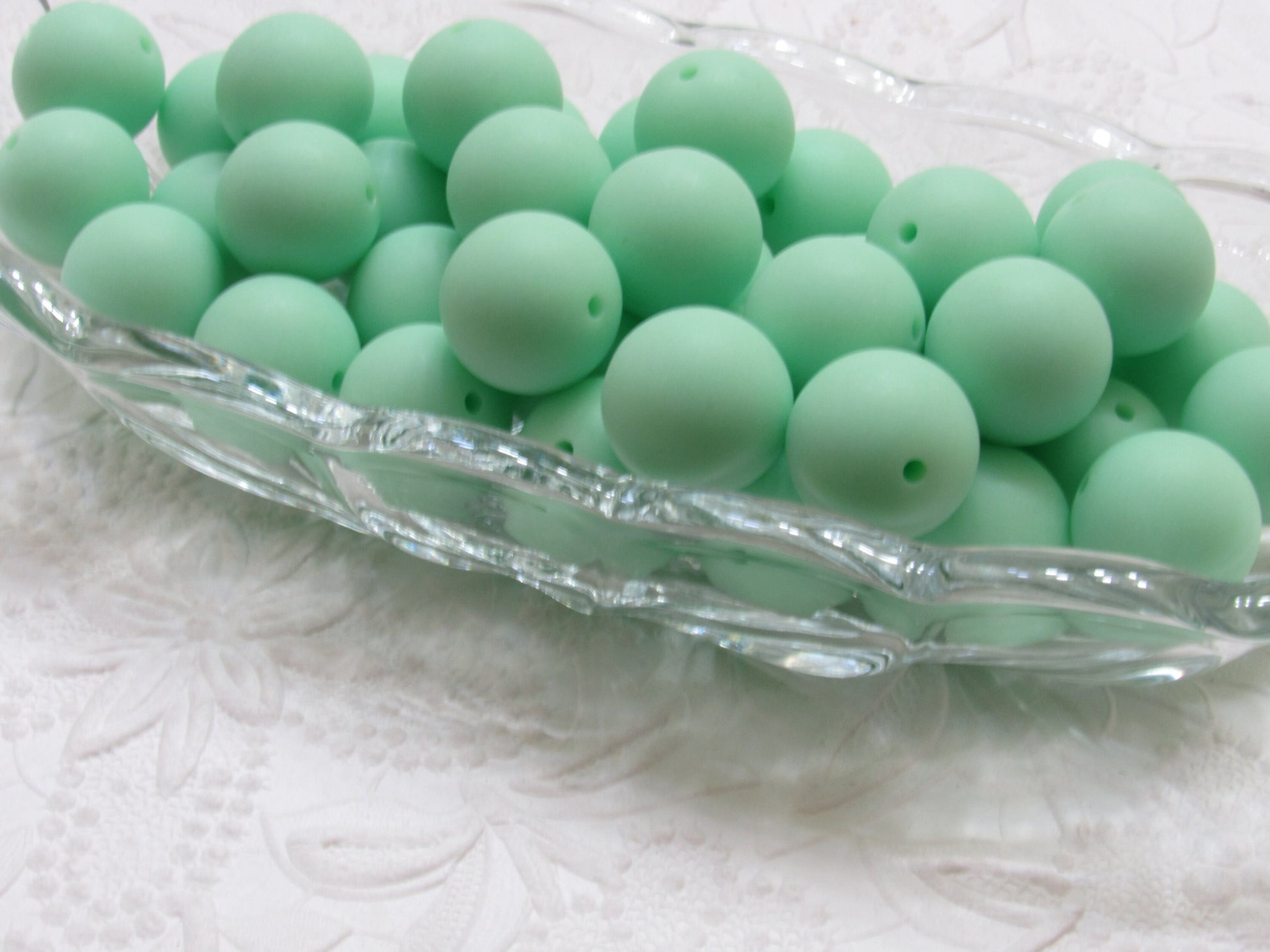 New 20mm Matte Satin Pastel Green Bubblegum Beads, Gumball Beads, Round Beads, Bubblegum Beads, Beading Supply, Jewelry Supply