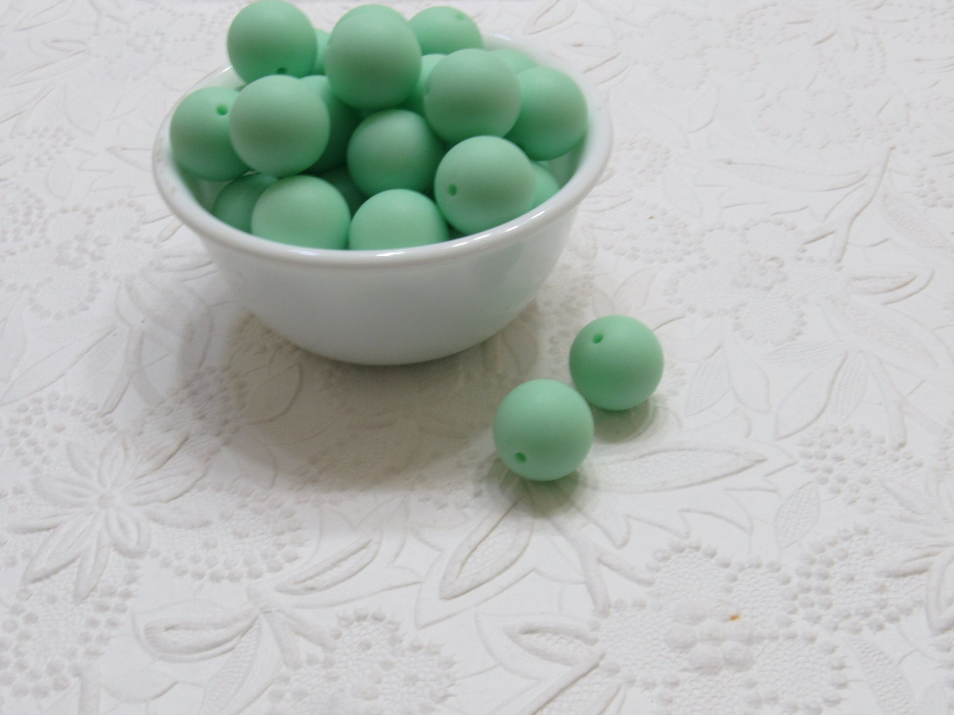 New 20mm Matte Satin Pastel Green Bubblegum Beads, Gumball Beads, Round Beads, Bubblegum Beads, Beading Supply, Jewelry Supply