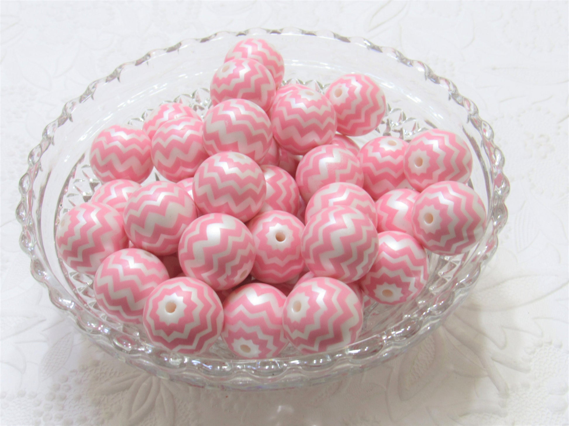 20mm Light Pink Chevron on Matte White Pearls,  Bubblegum Beads, Chunky Gumball Beads, Bubblegum Bead Supply, Chunky Printed Pearl Beads