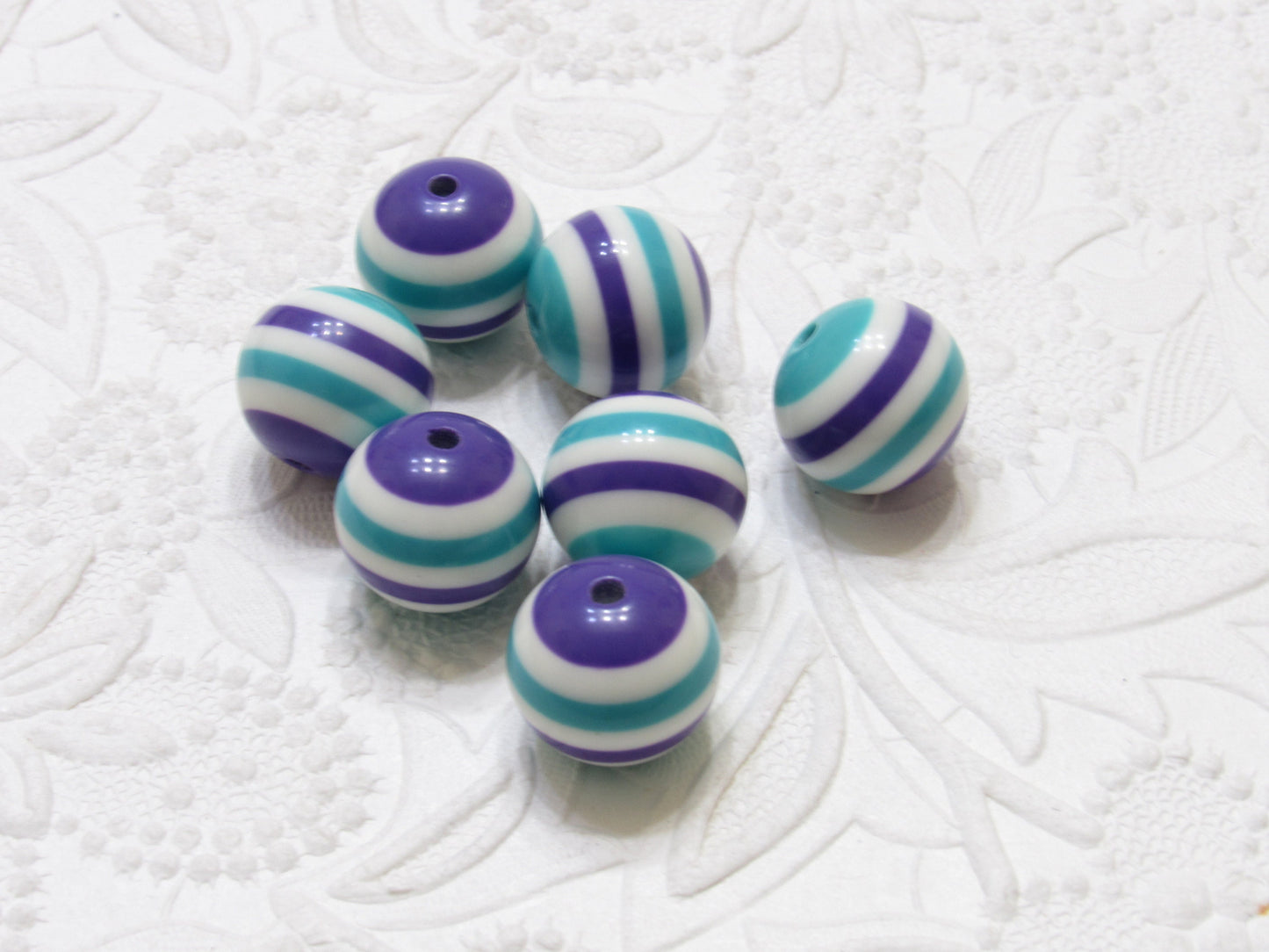 20mm Purple Blue and White Striped Bubblegum Beads, Bubblegum Bead, Gumball Beads, Striped Gumball Bead, Chunky Necklace Supply Bead