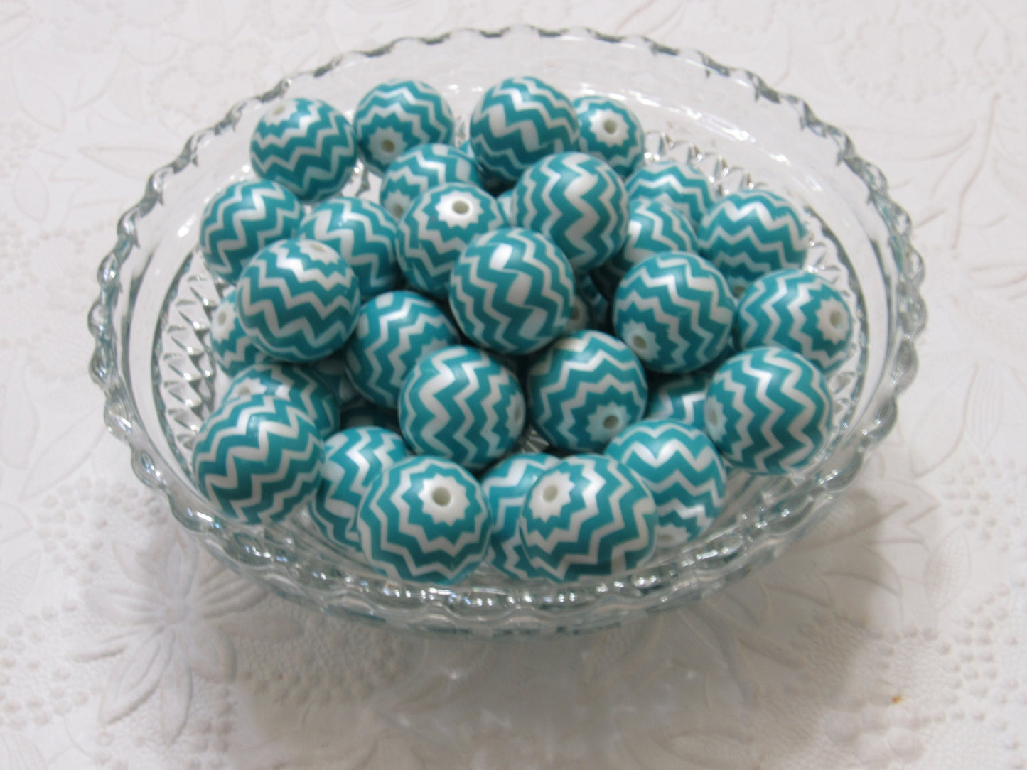 New Teal Chevron on Matte White Pearls,  Bubblegum Beads, Chunky Gumball Beads, Bubblegum Bead Supply, Chunky Printed Pearl Beads