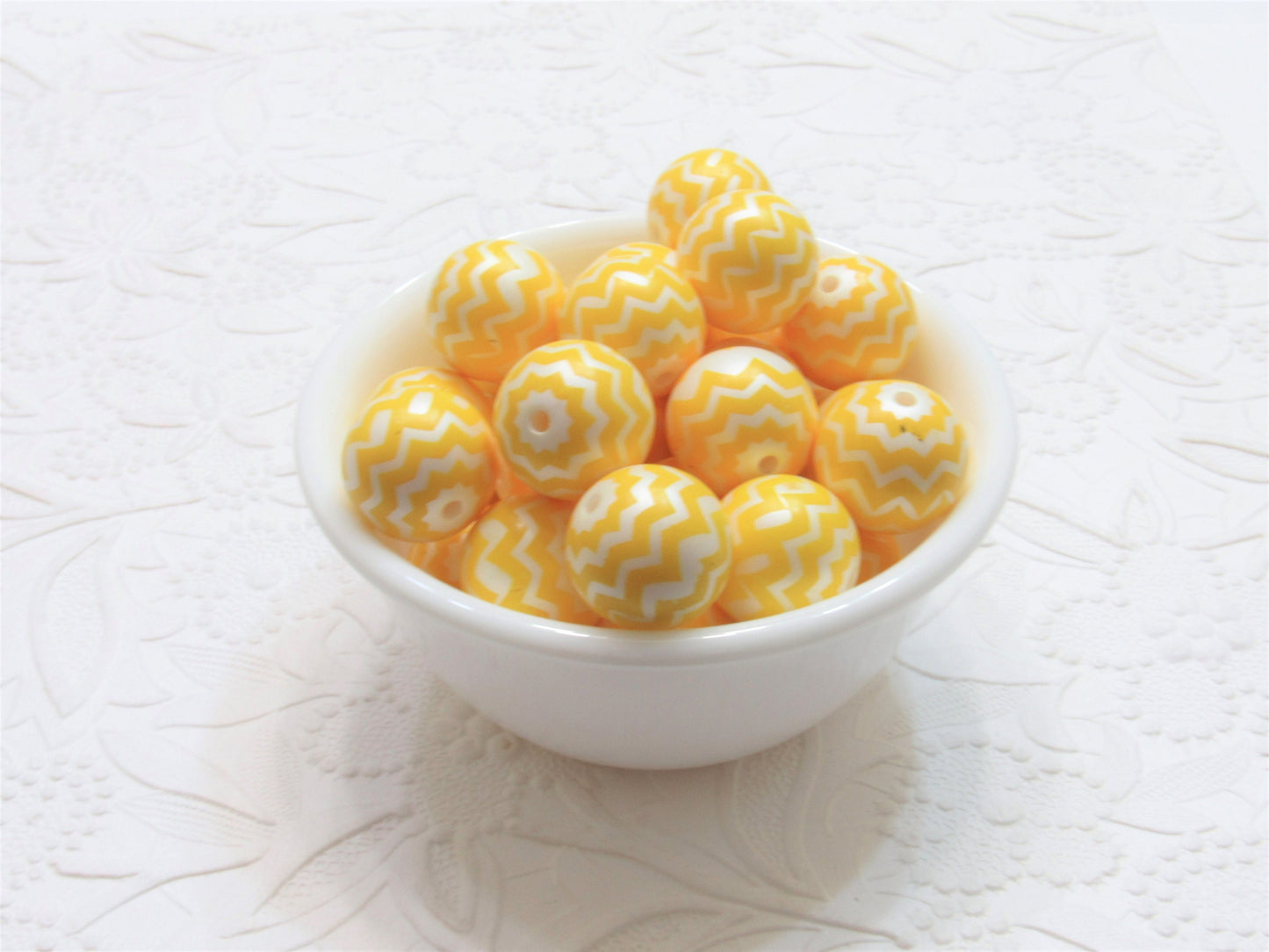 20mm Yellow Chevron on Matte White Pearls,  Bubblegum Beads, Chunky Gumball Beads, Bubblegum Bead Supply, Chunky Printed Pearl Beads