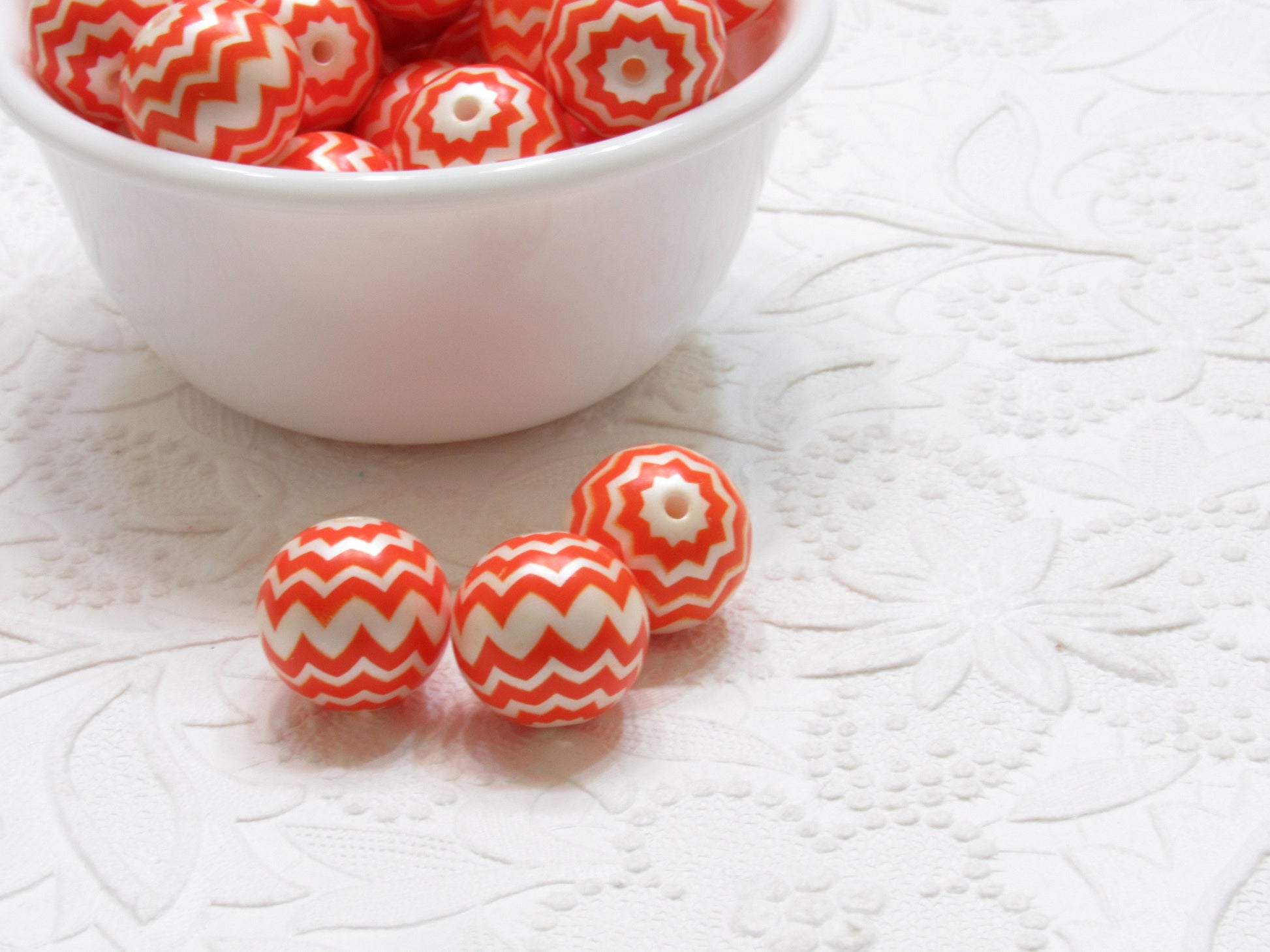 20mm Orange Chevron on Matte White Pearls,  Bubblegum Beads, Chunky Gumball Beads, Bubblegum Bead Supply, Chunky Printed Pearl Beads