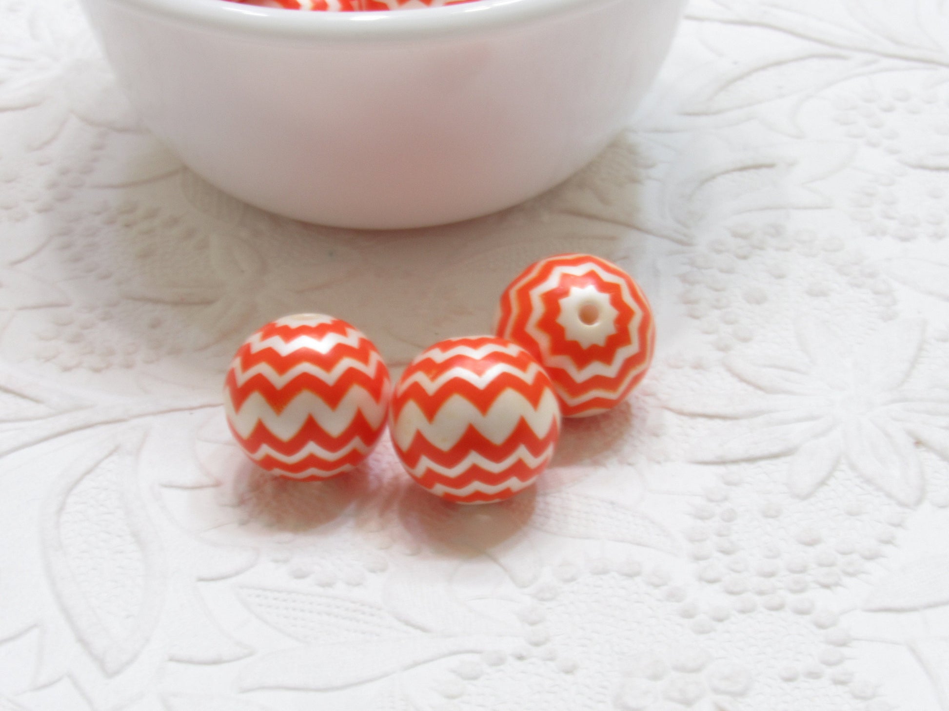 20mm Orange Chevron on Matte White Pearls,  Bubblegum Beads, Chunky Gumball Beads, Bubblegum Bead Supply, Chunky Printed Pearl Beads