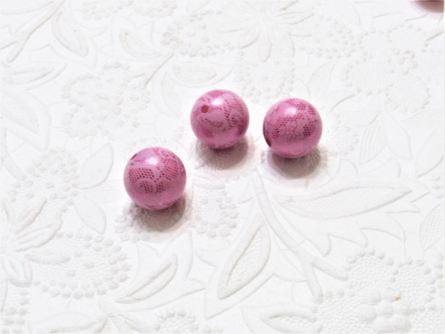 NEW 20mm Printed Fuchsia Pearls With White Lace Bubblegum Pearls, Chunky Gumball Beads, Bubblegum Bead, Chunky Printed Pearl Beads