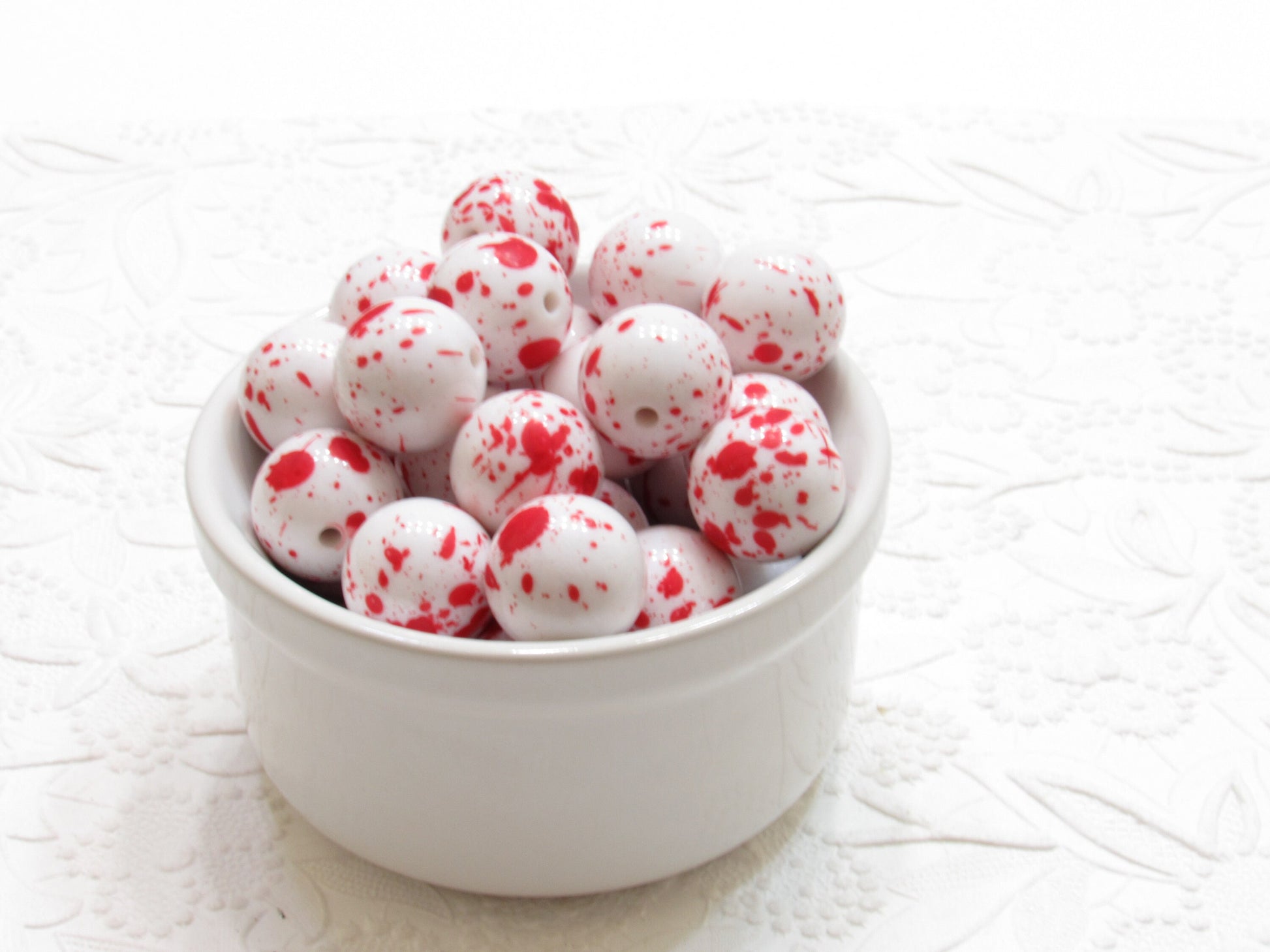 20mm Red Splatter Beads, Red Blood Splatter Bubblegum Beads, Halloween bead, red on white splatter bead