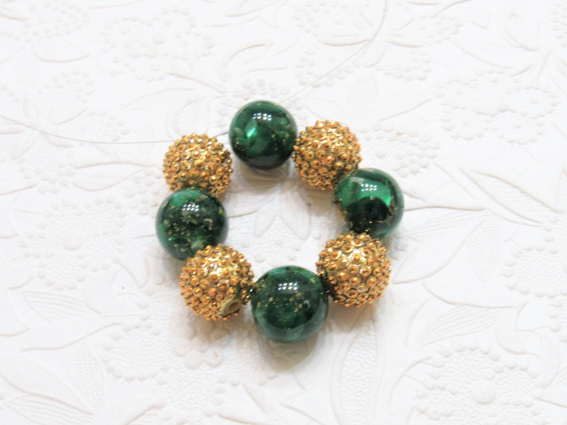 NEW 20mm Gold Foil In Green Resin BUbblegum Beads, Green Foil Bubblegum Beads, Chunky Foil Bead, Chunky Bubblegum Gold  In Red Bead Supply