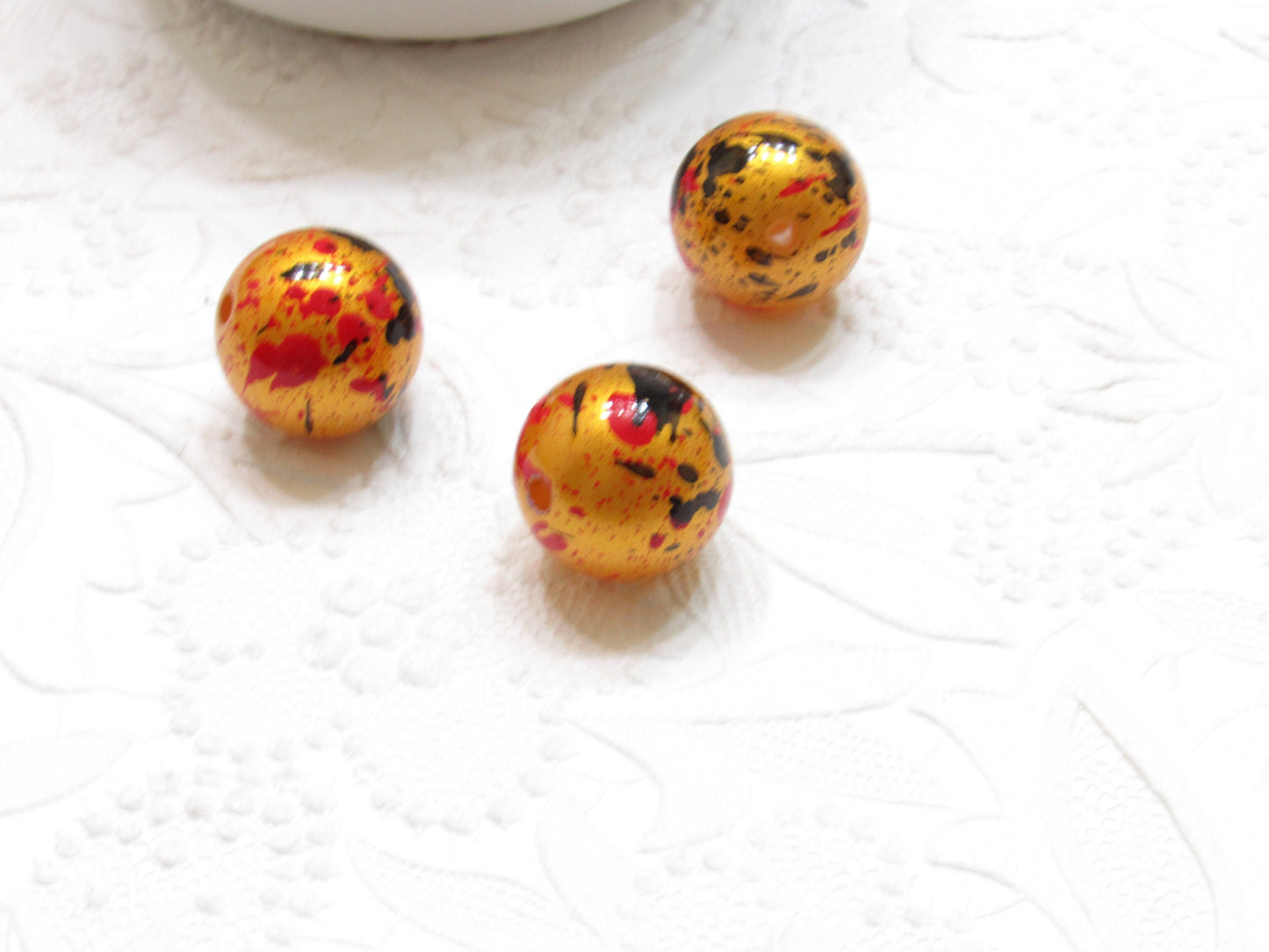 20mm Red, Black Splatter On Gold Pearl Beads, Red And Black Splatter Bubblegum Beads, Splatter Beads, Bubblegum Necklace Beads,