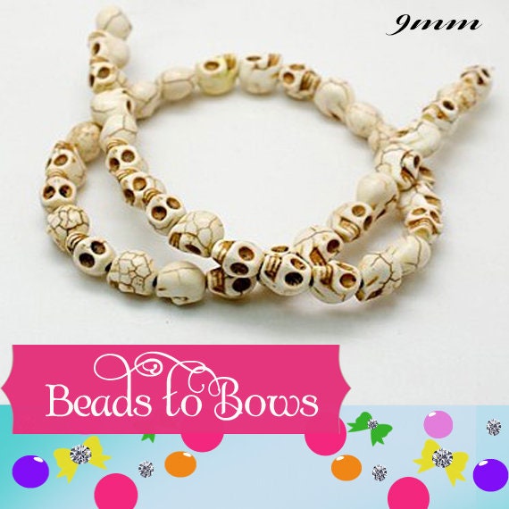 9mm Natural Skull Beads, 25 for 1.49 Bubblegum Skull Bead, Halloween Skull Bead, Synthetic howlite Skull Bead, Chunky Jewelry Supply Bead