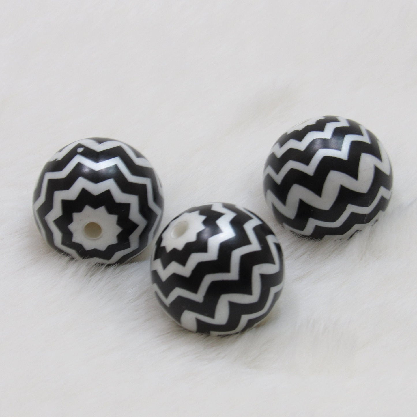 NEW 20mm Printed Black Chevron Bubblegum Beads, Chunky Gumball Beads, Bubblegum Bead Supply, Chunky Printed Pearl Beads.